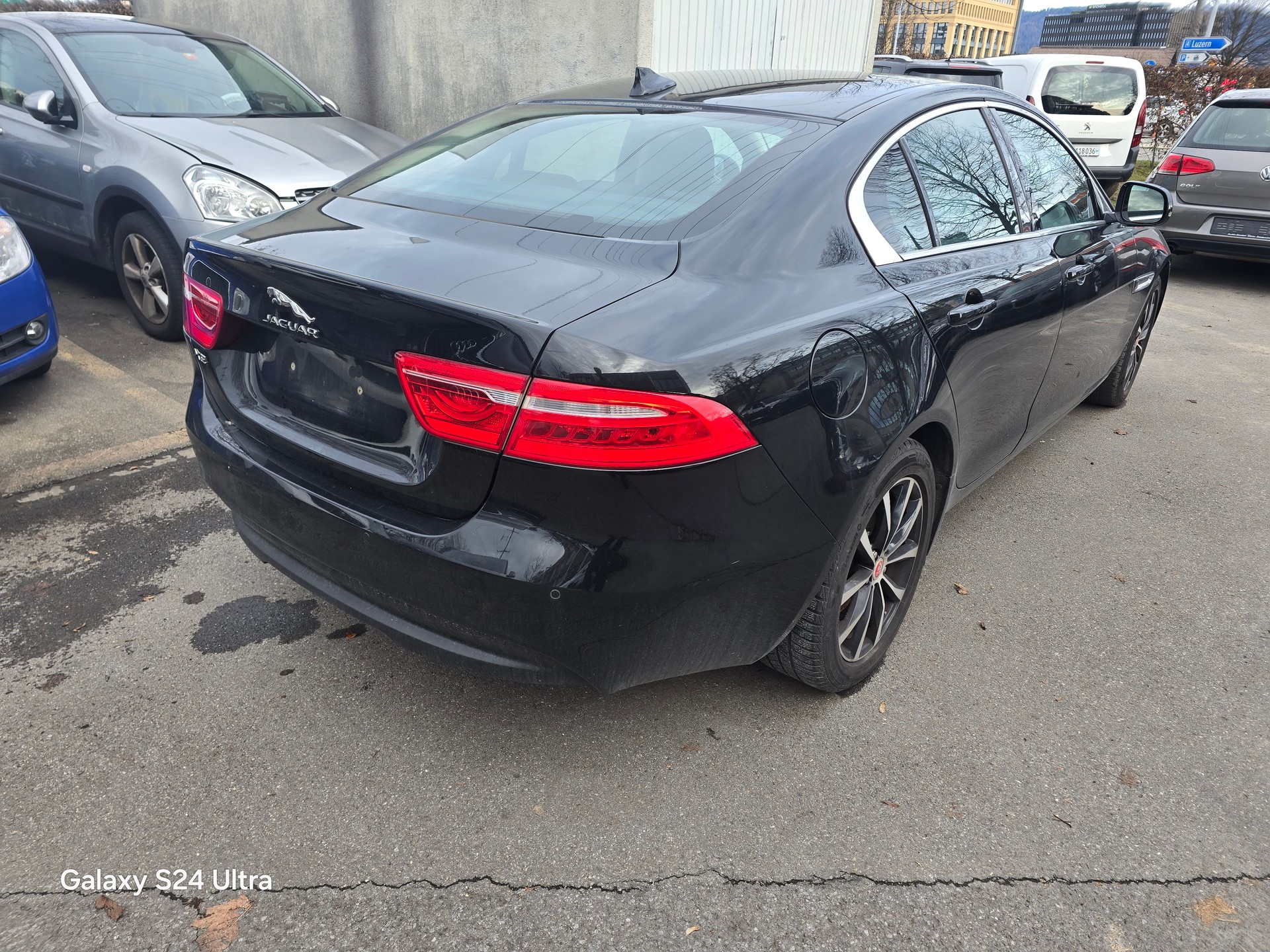 JAGUAR XE E-Performance 20d R-Sport Automatic-image-6
