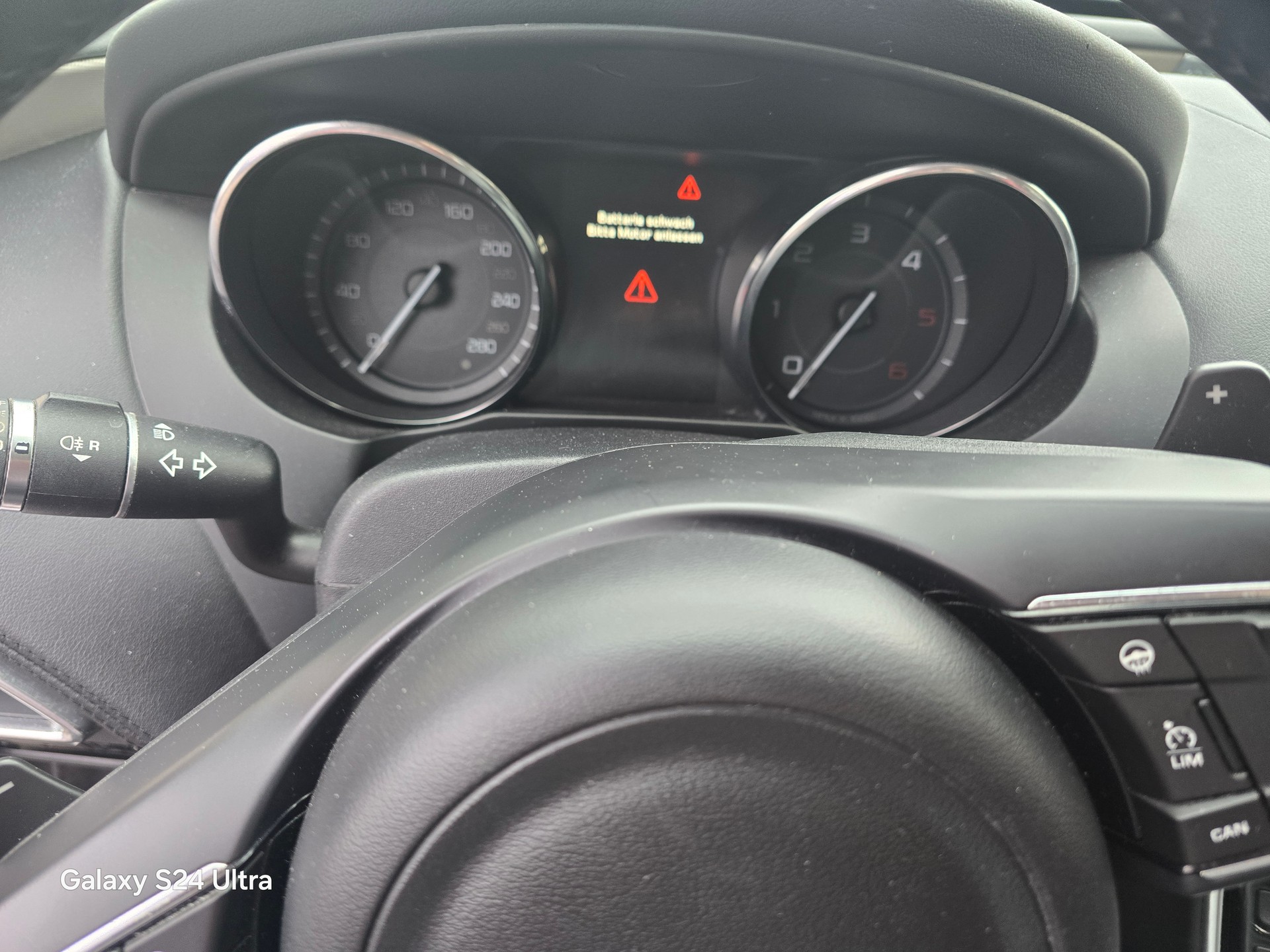 JAGUAR XE E-Performance 20d R-Sport Automatic-image-8
