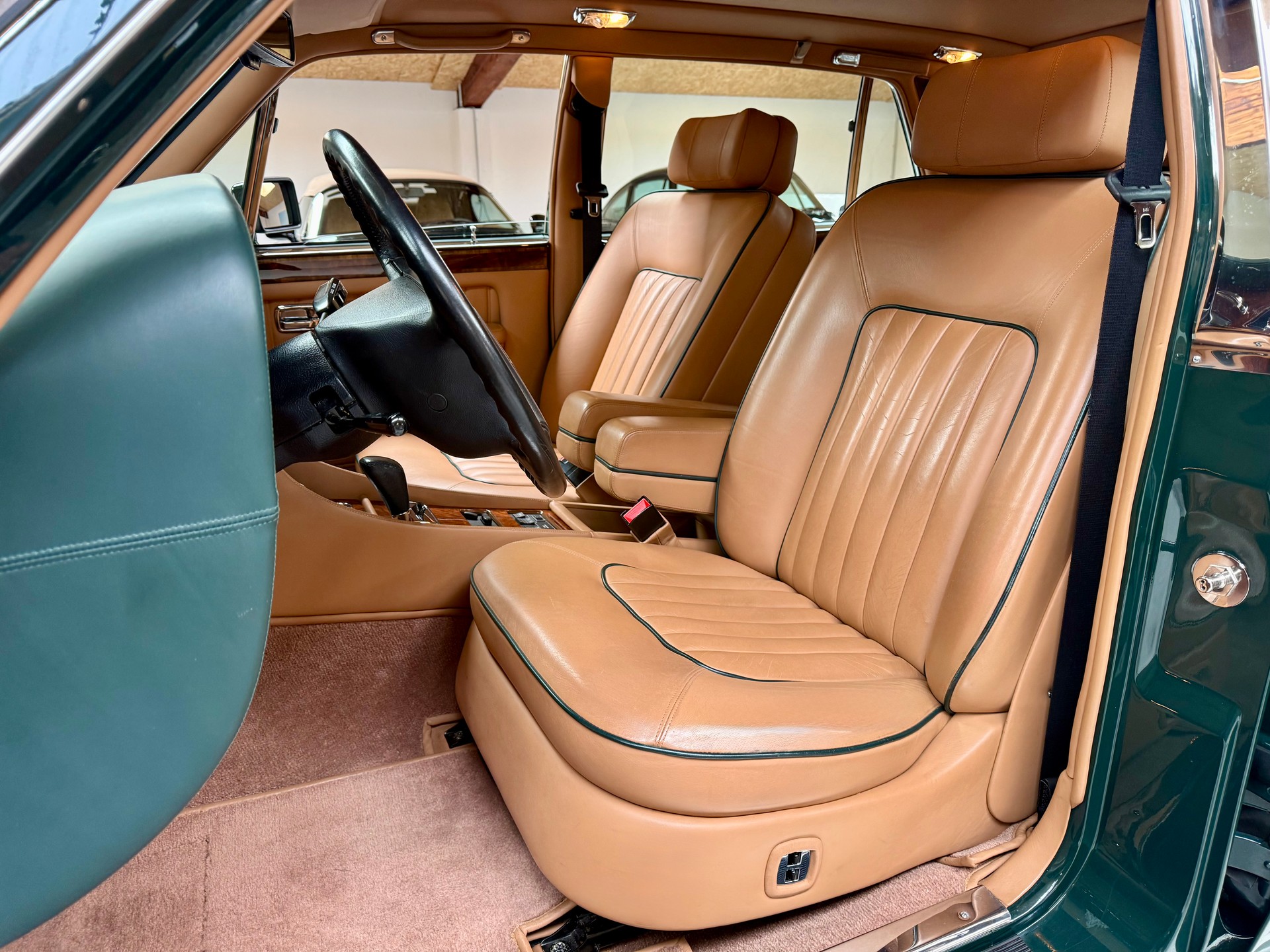 BENTLEY Brooklands LWB-image-10