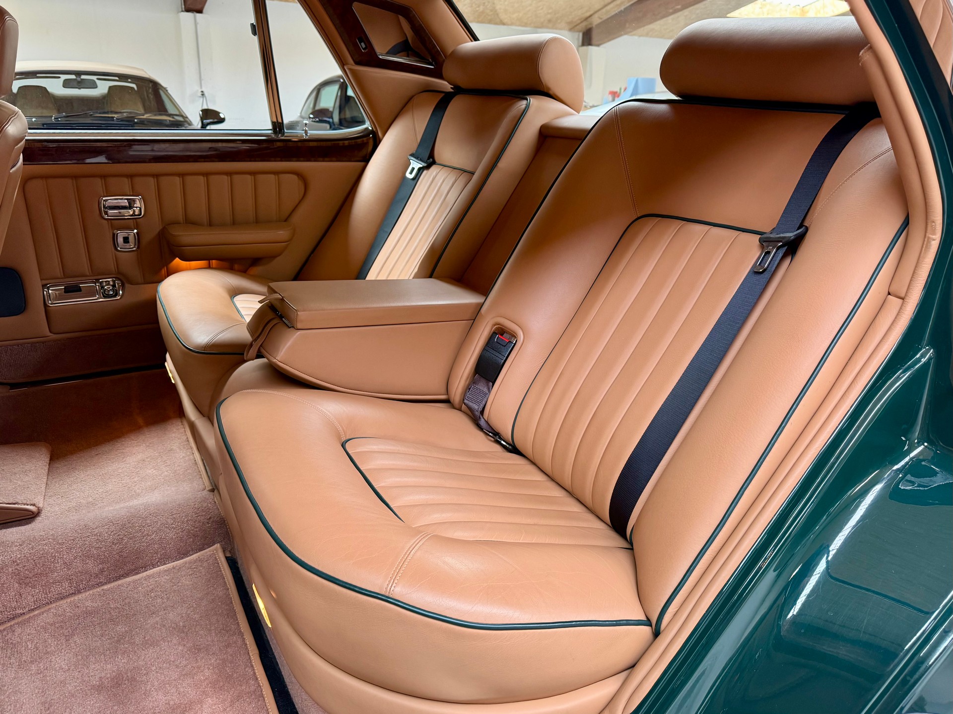 BENTLEY Brooklands LWB-image-11