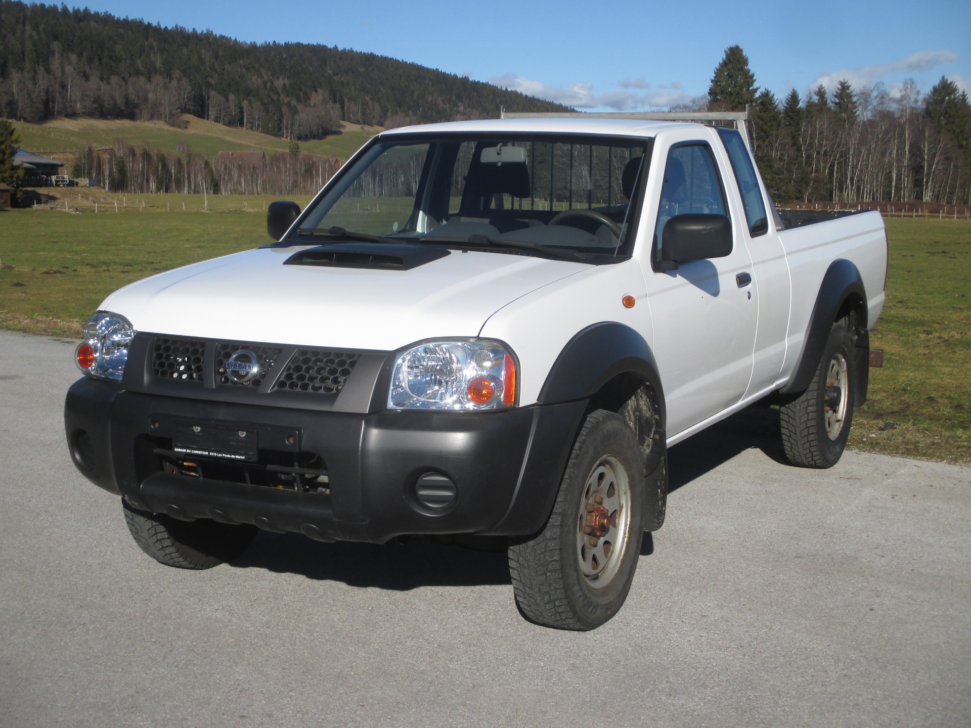 NISSAN NP300 4x4 King Cab-image-0