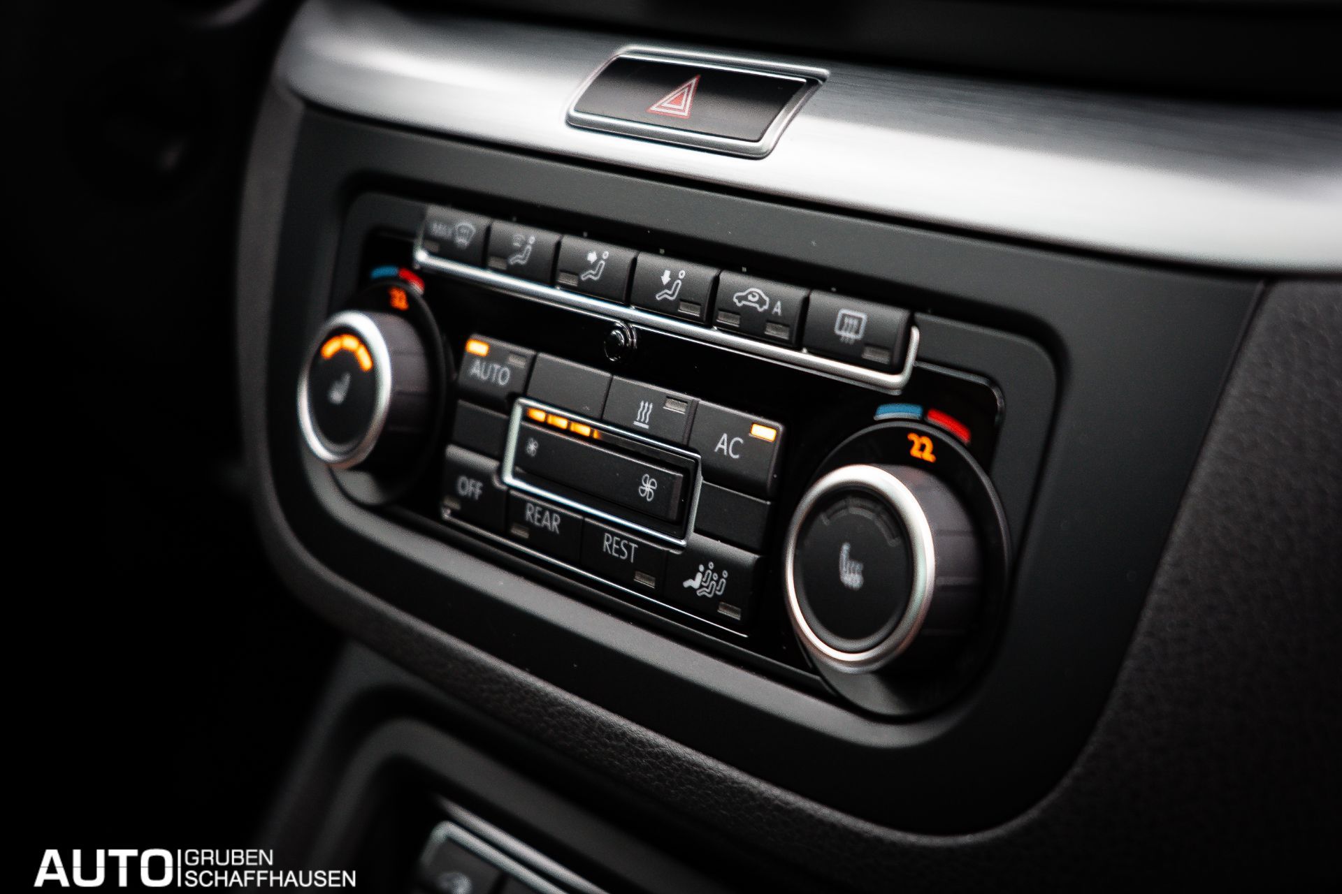 VW Sharan 2.0 TDI BlueMotion Technology Highline DSG-image-16