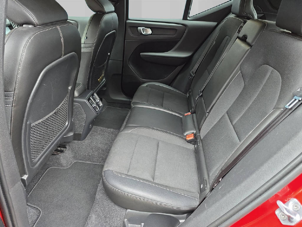 VOLVO XC40 1.5 T3 Momentum-image-10