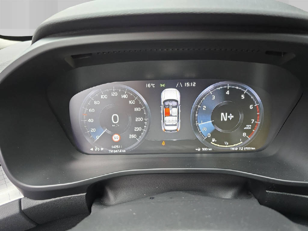 VOLVO XC40 1.5 T3 Momentum-image-9