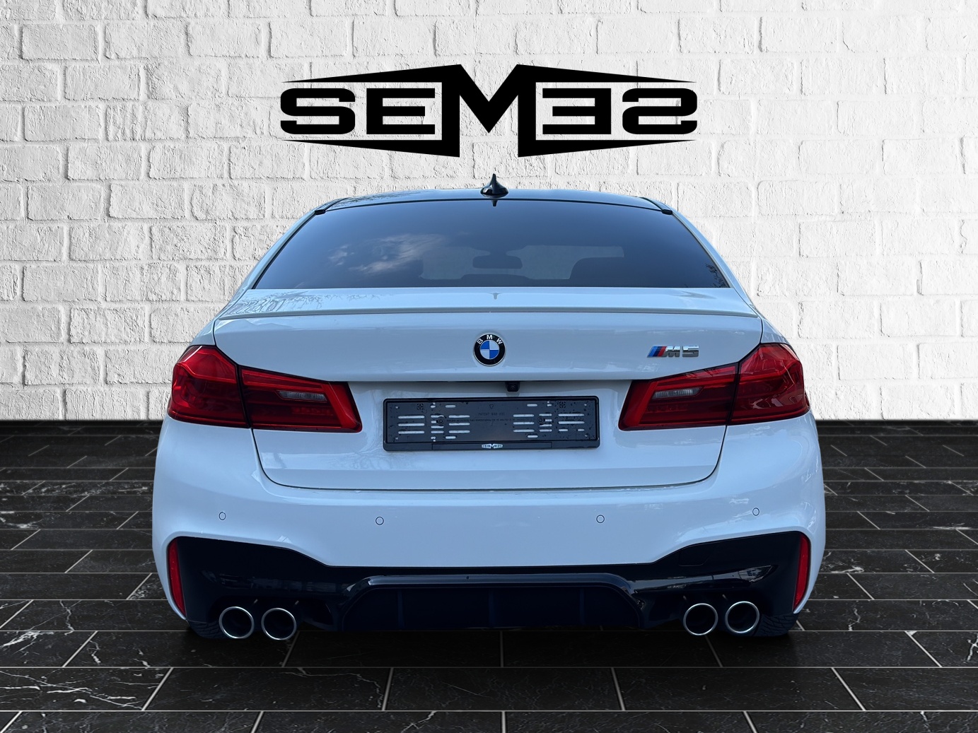BMW M5 xDrive Drivelogic-showroom-element-3