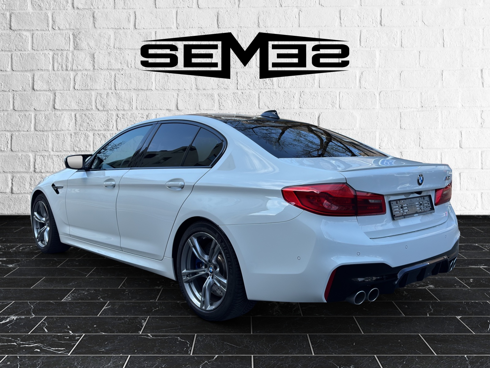 BMW M5 xDrive Drivelogic-showroom-element-2