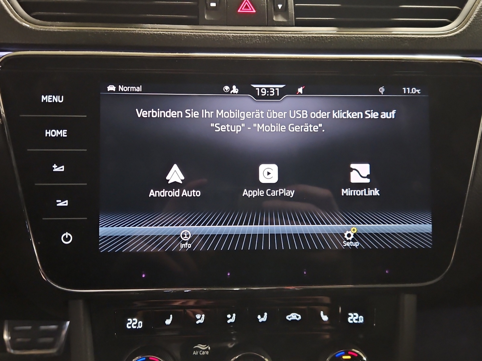SKODA Superb Combi 2.0 TDi SportLine Light 4x4 DSG-image-17
