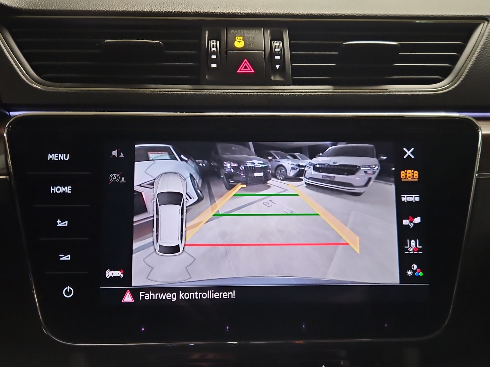 SKODA Superb Combi 2.0 TDi SportLine Light 4x4 DSG-image-14