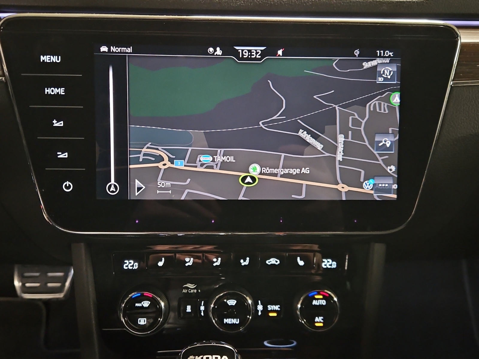 SKODA Superb Combi 2.0 TDi SportLine Light 4x4 DSG-image-13