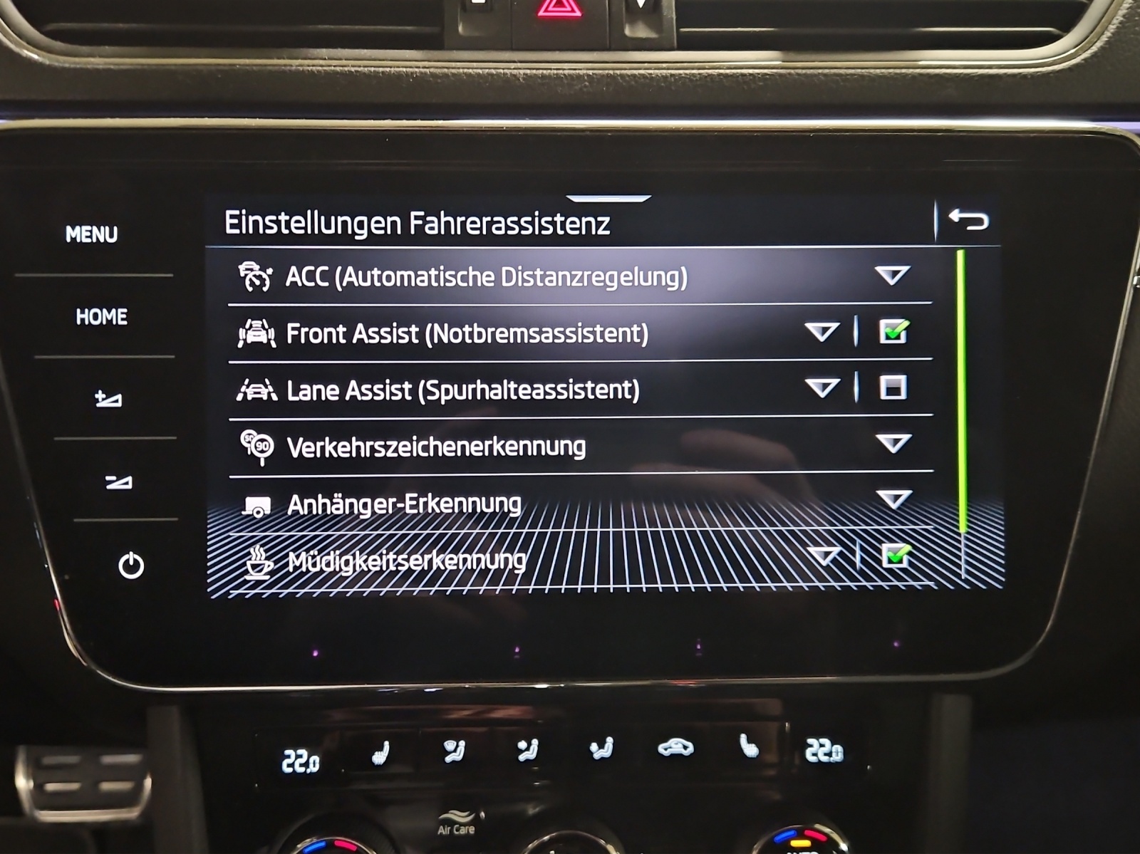 SKODA Superb Combi 2.0 TDi SportLine Light 4x4 DSG-image-18