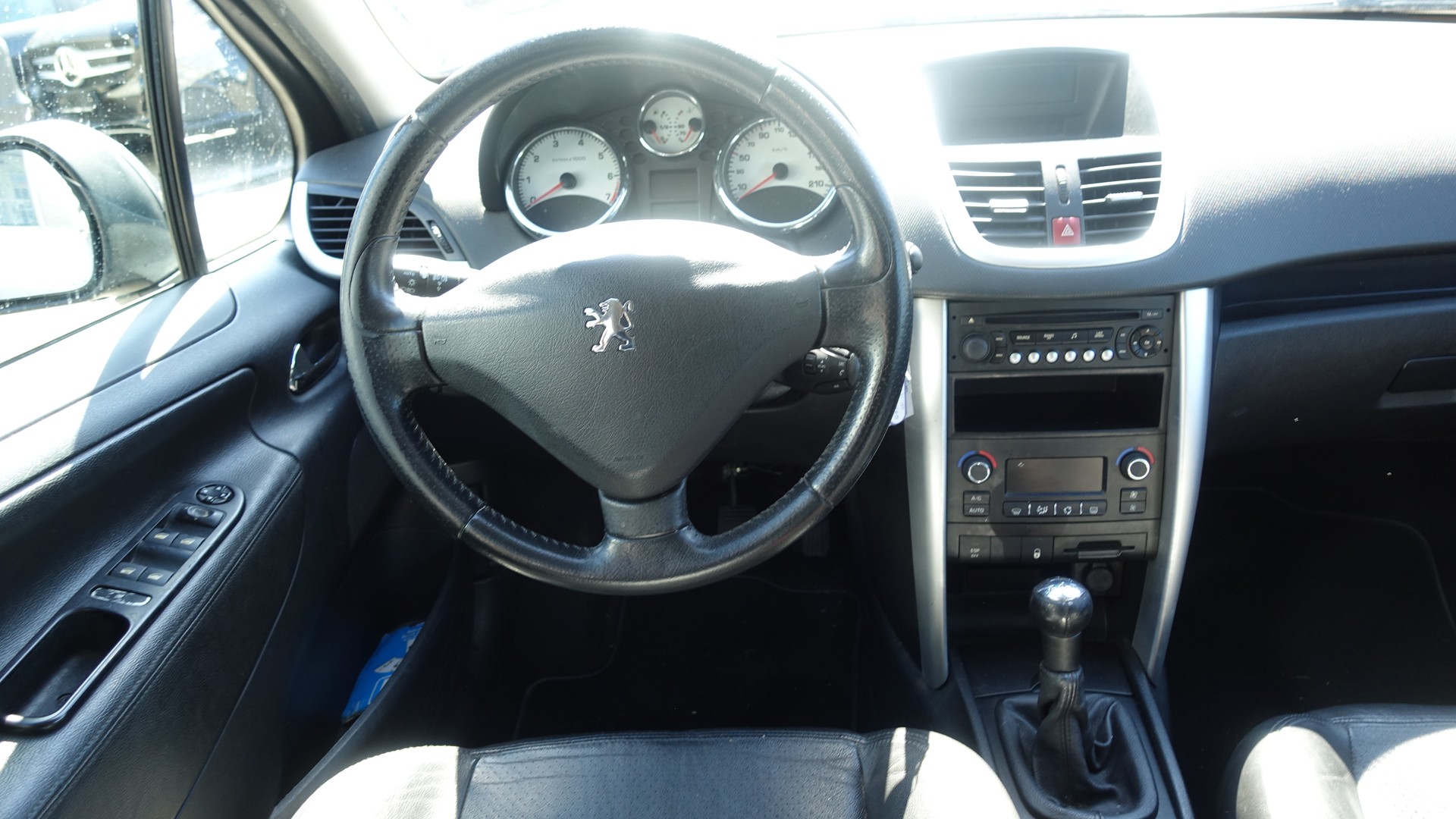 PEUGEOT 207 1.6 16V Sport-image-5