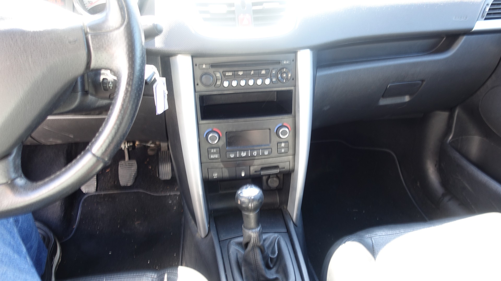 PEUGEOT 207 1.6 16V Sport-image-13