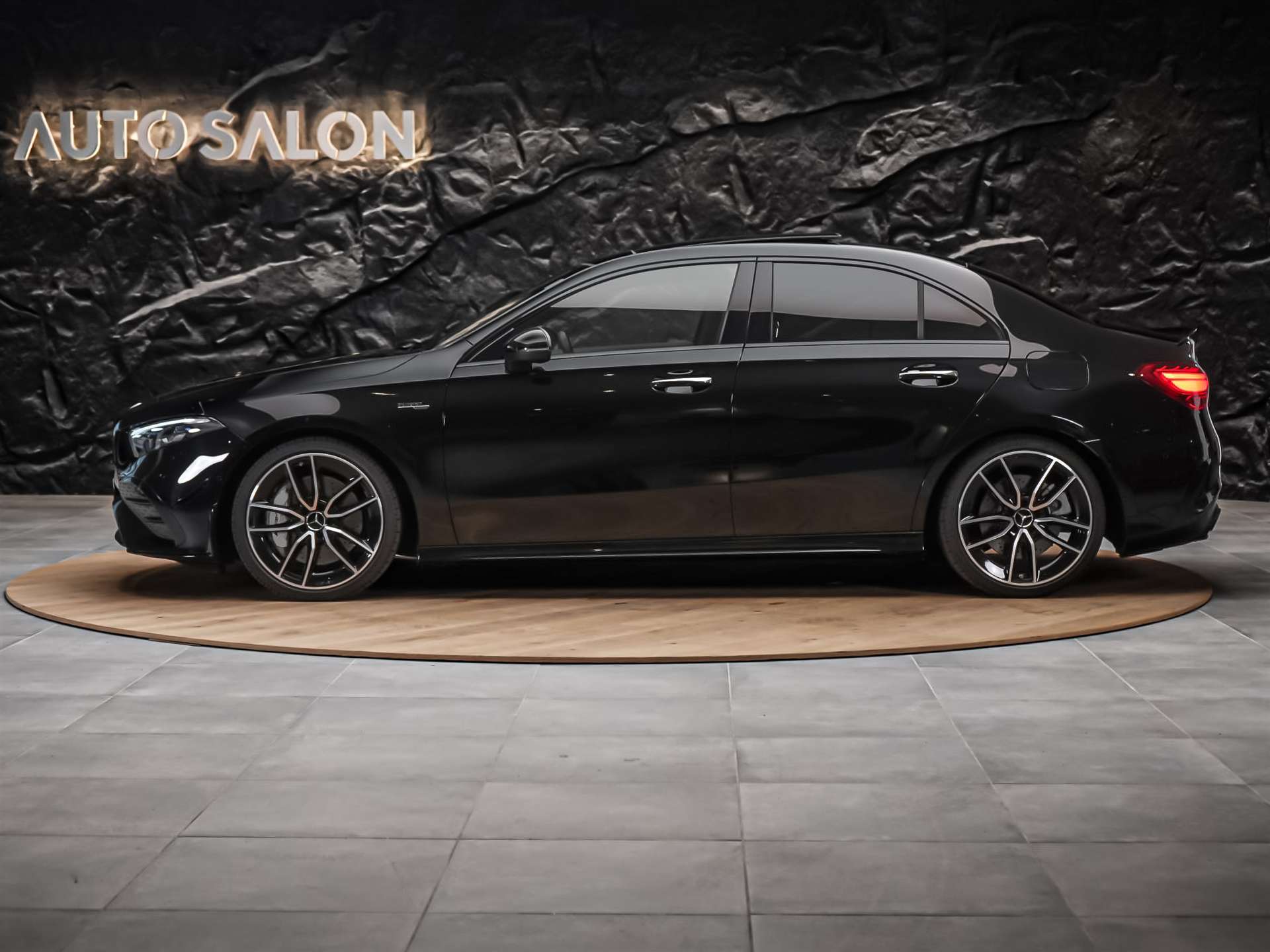 MERCEDES-BENZ A 35 AMG 4Matic+ 8G-DCT *Limousine*Panorama*Aero Paket*Multibeam LED*-showroom-element-2