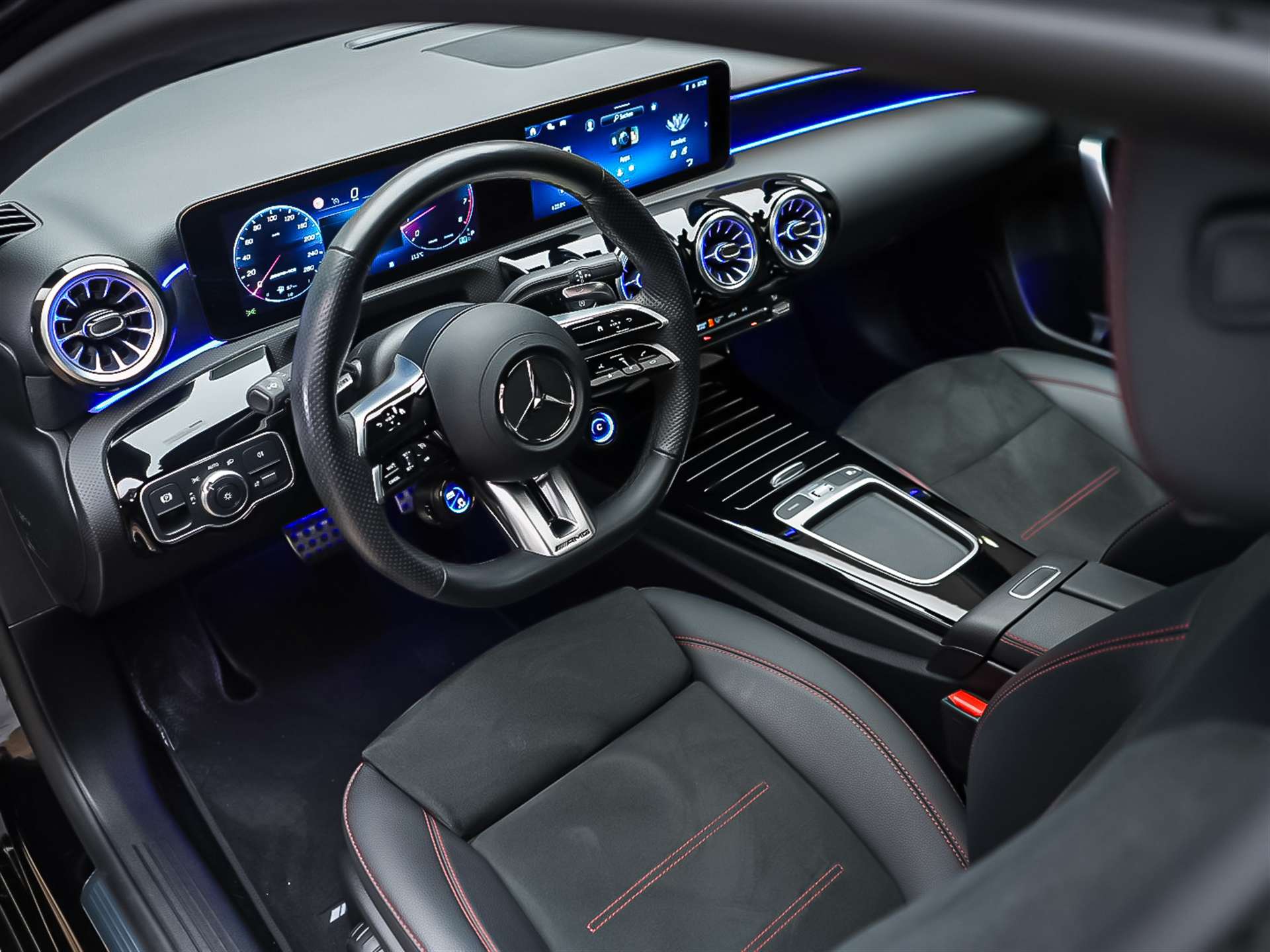 MERCEDES-BENZ A 35 AMG 4Matic+ 8G-DCT *Limousine*Panorama*Aero Paket*Multibeam LED*-image-8