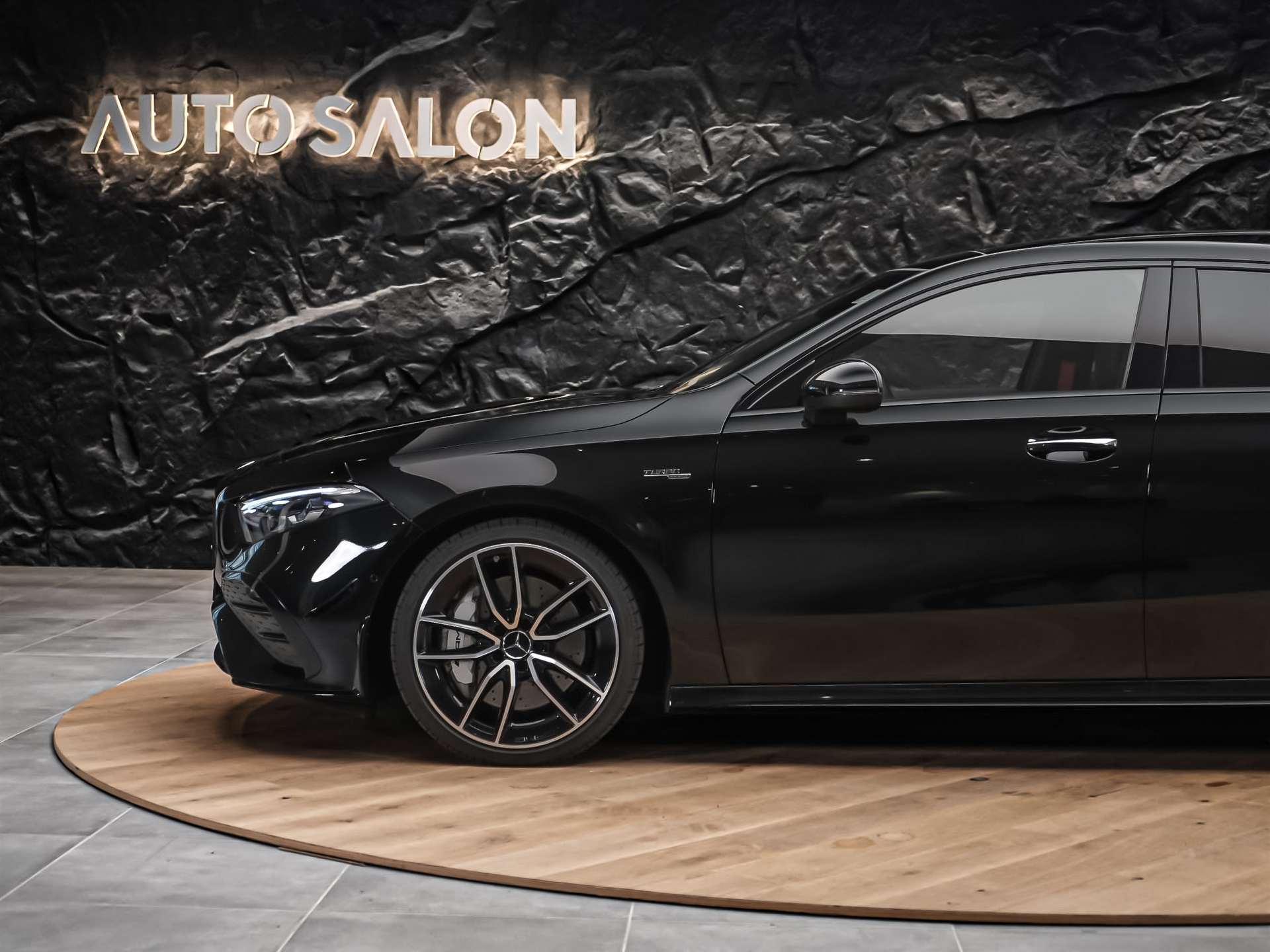 MERCEDES-BENZ A 35 AMG 4Matic+ 8G-DCT *Limousine*Panorama*Aero Paket*Multibeam LED*-image-16