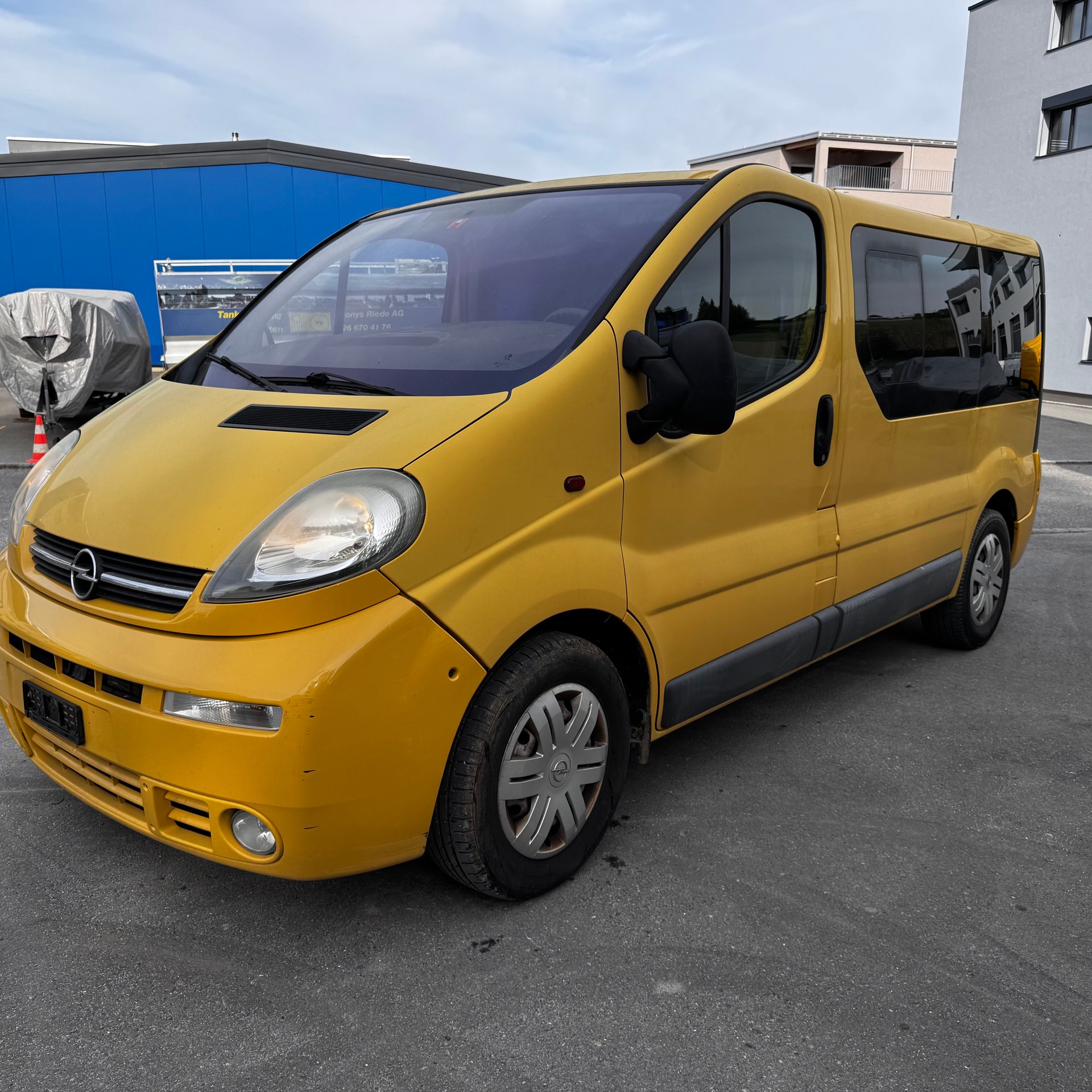 OPEL Vivaro Tour 2.5 CDTI 2.7t