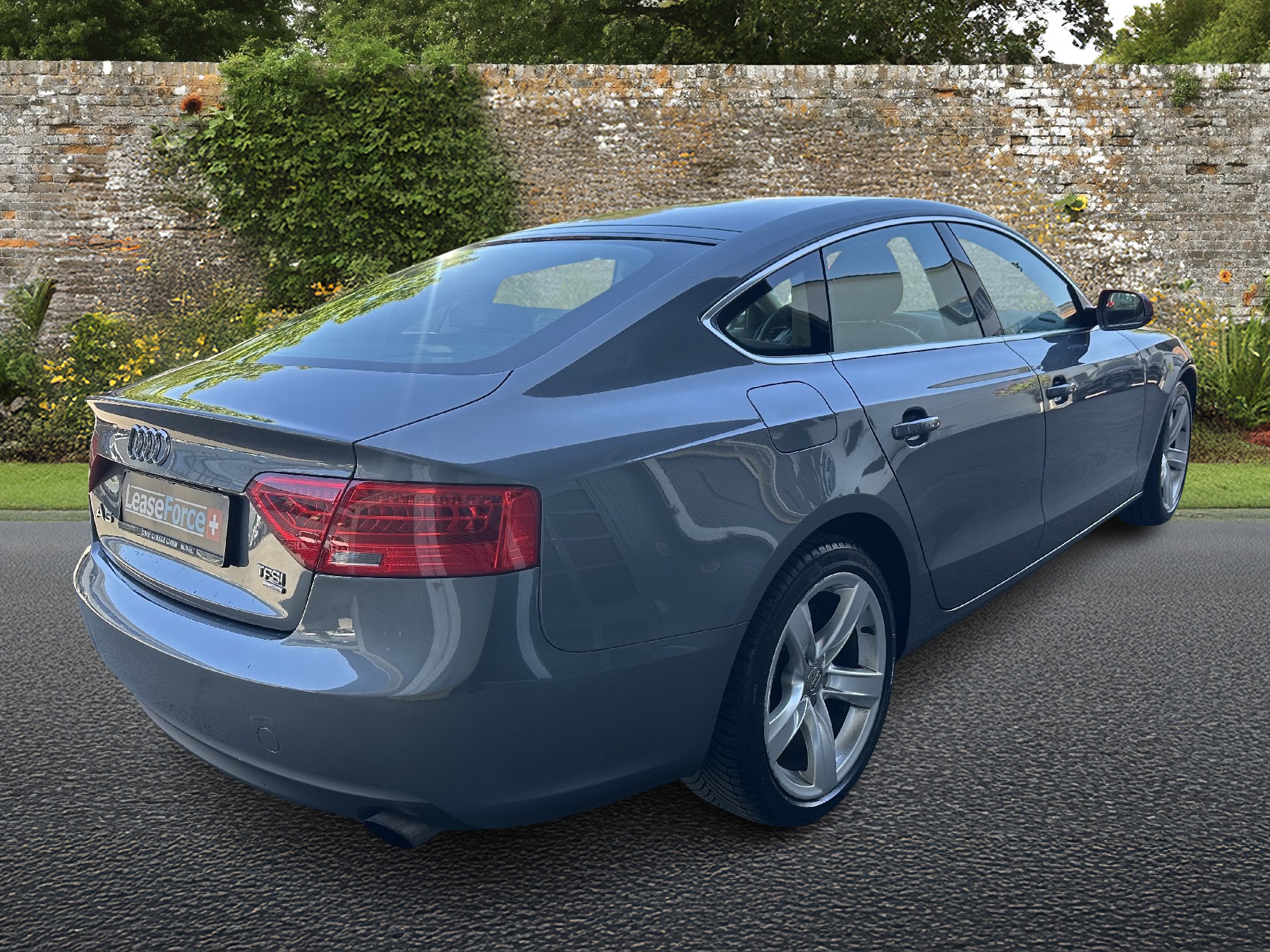 AUDI 2.0 TFSI (211 PS)-image-4