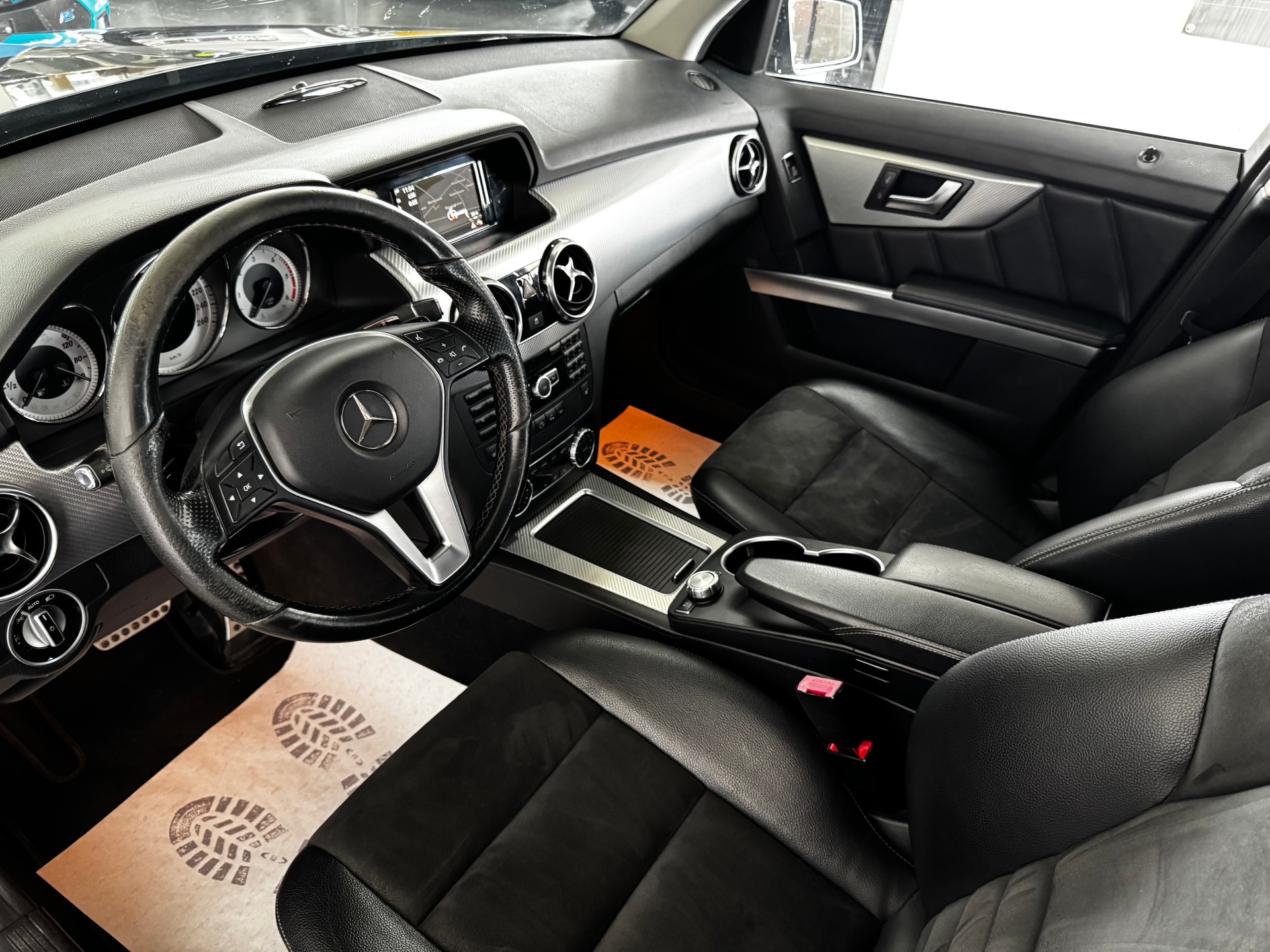 MERCEDES-BENZ GLK 220 BlueTEC 4Matic 7G-Tronic-image-12