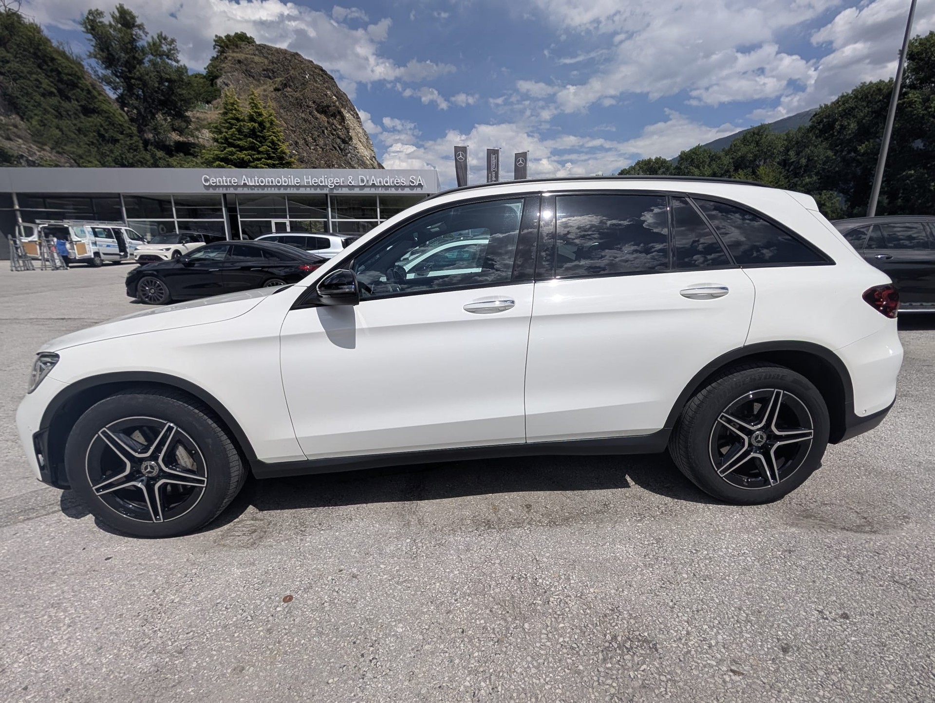 MERCEDES-BENZ GLC 220 d AMG Line 4Matic 9G-Tronic-showroom-element-1