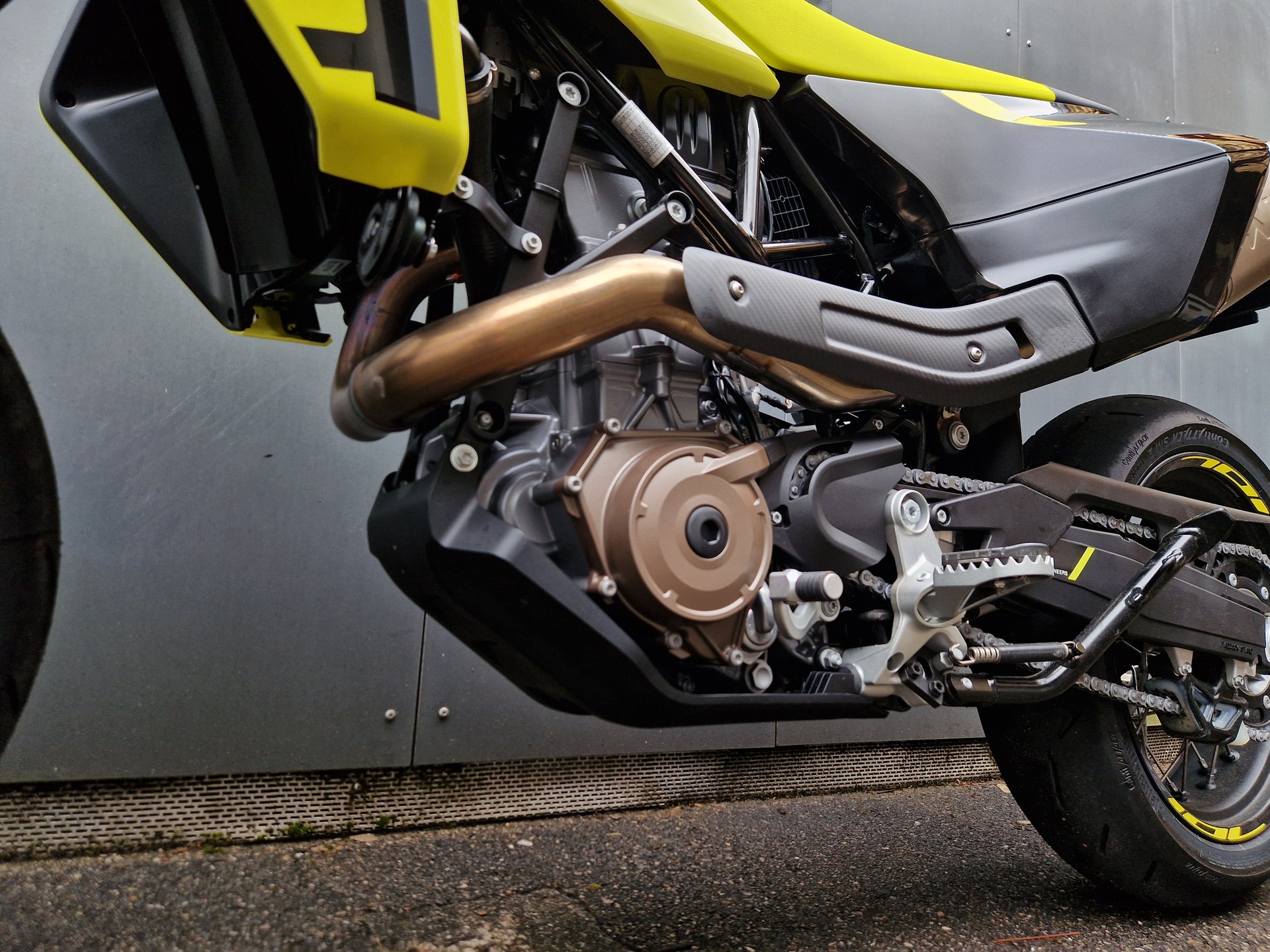 HUSQVARNA 701 Supermoto-image-4