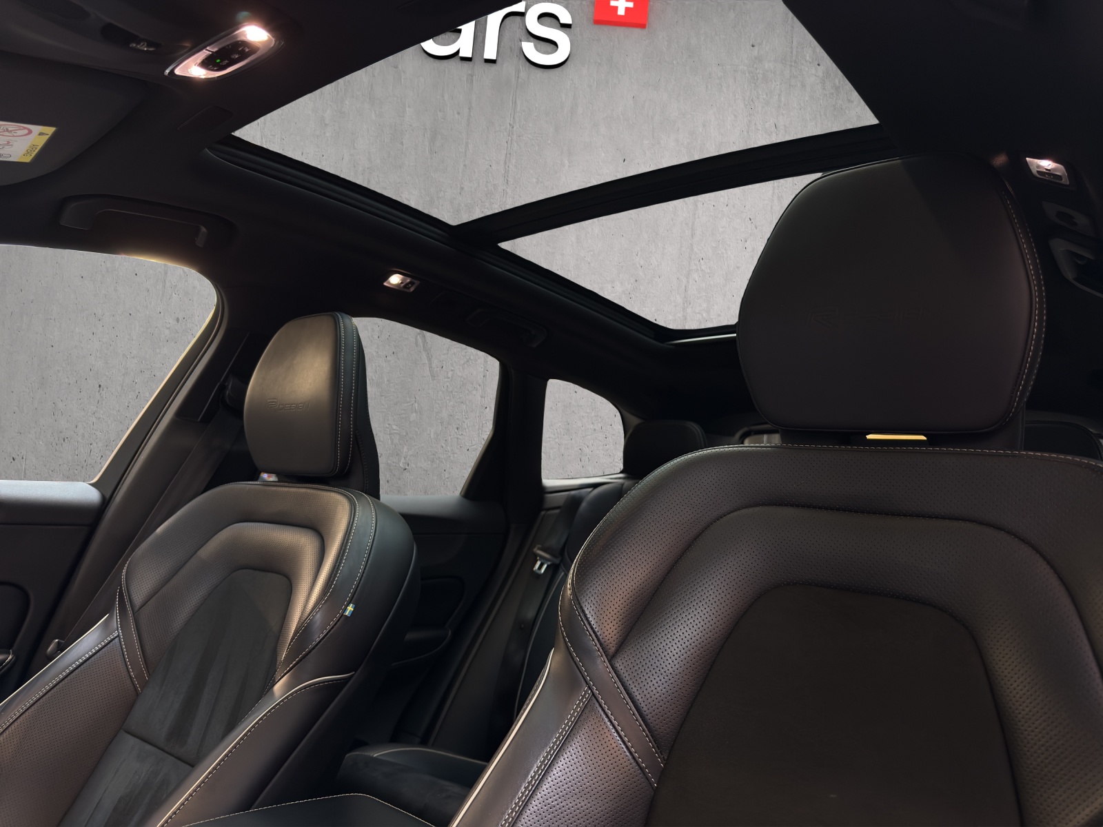 VOLVO XC60 T8 eAWD R-Design Geartronic-image-14