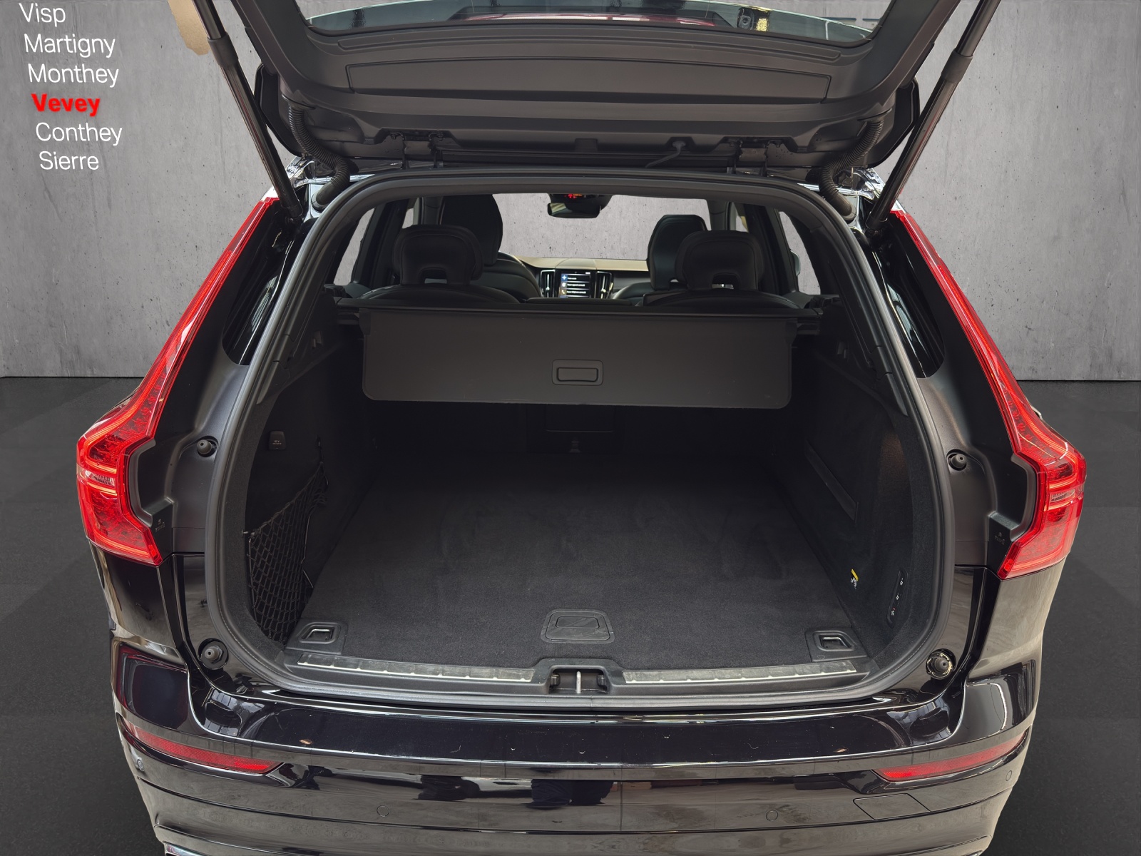 VOLVO XC60 T8 eAWD R-Design Geartronic-image-13