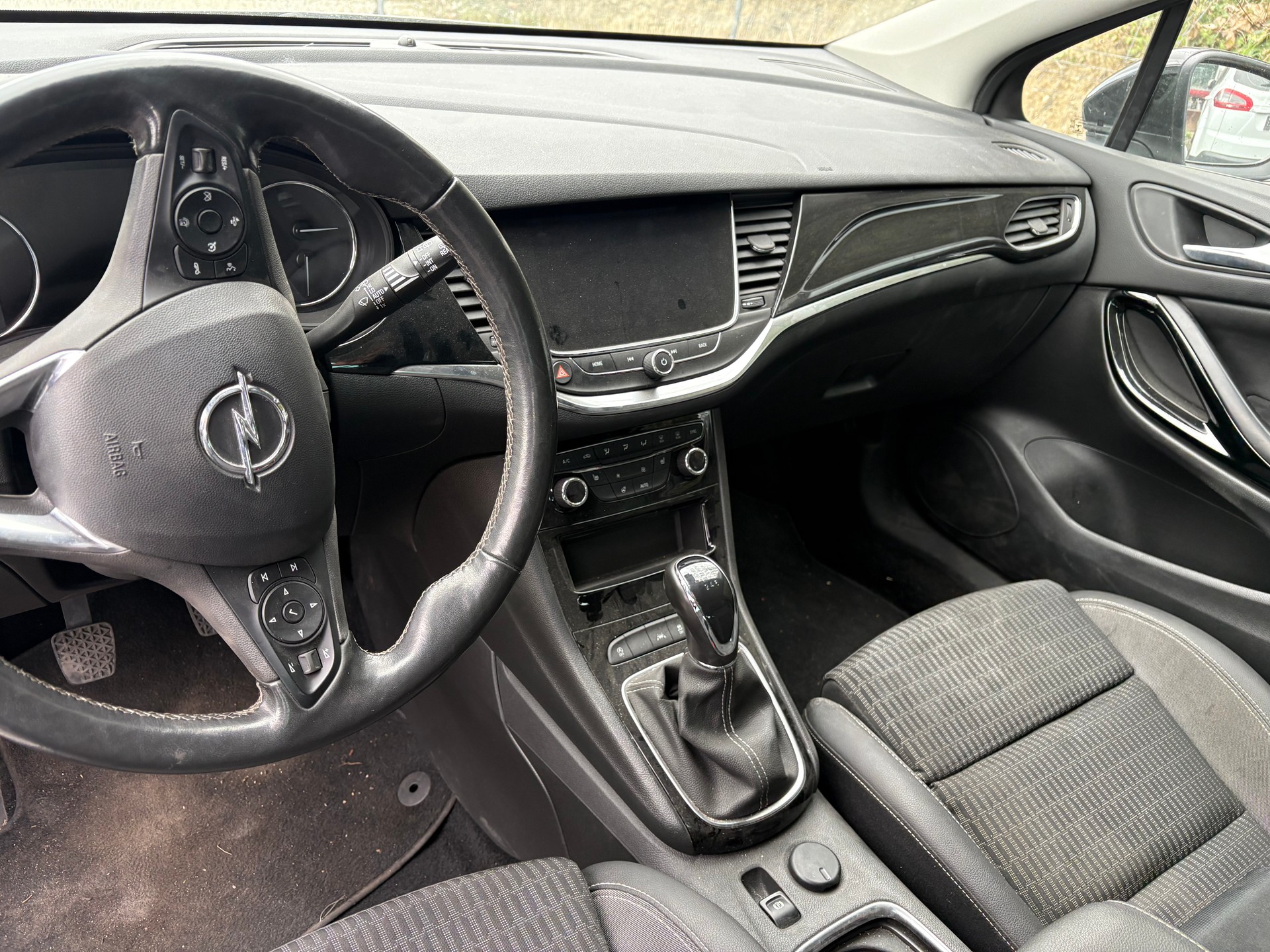 OPEL Insignia Sports Tourer 2.0 CDTI Sport Automatic-image-10