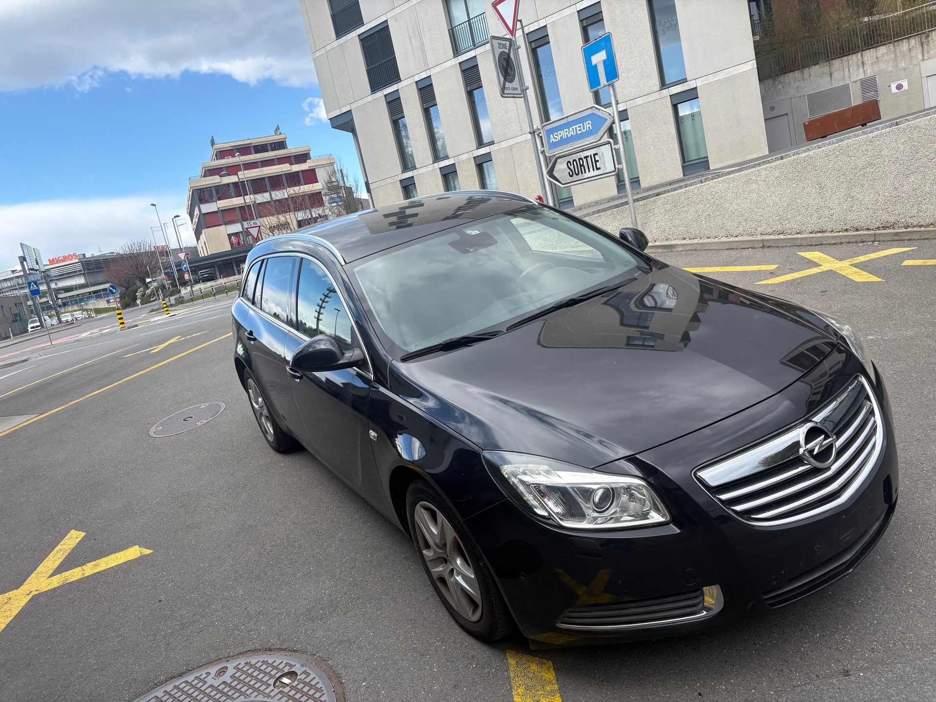 OPEL Insignia Sports Tourer 2.0 CDTI Sport Automatic-image-2