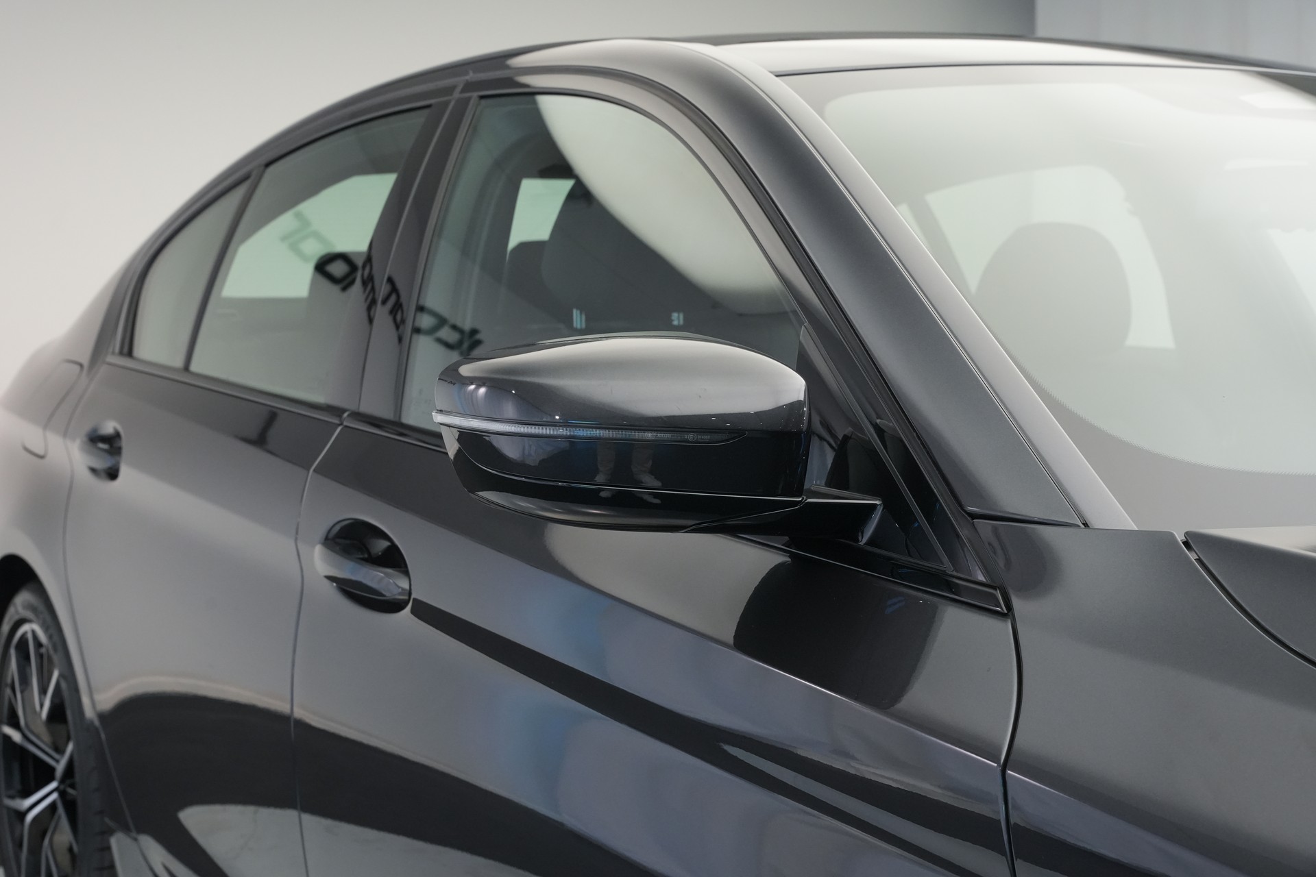BMW 530d xDrive 48V M Sport Steptronic *AHK*-image-40