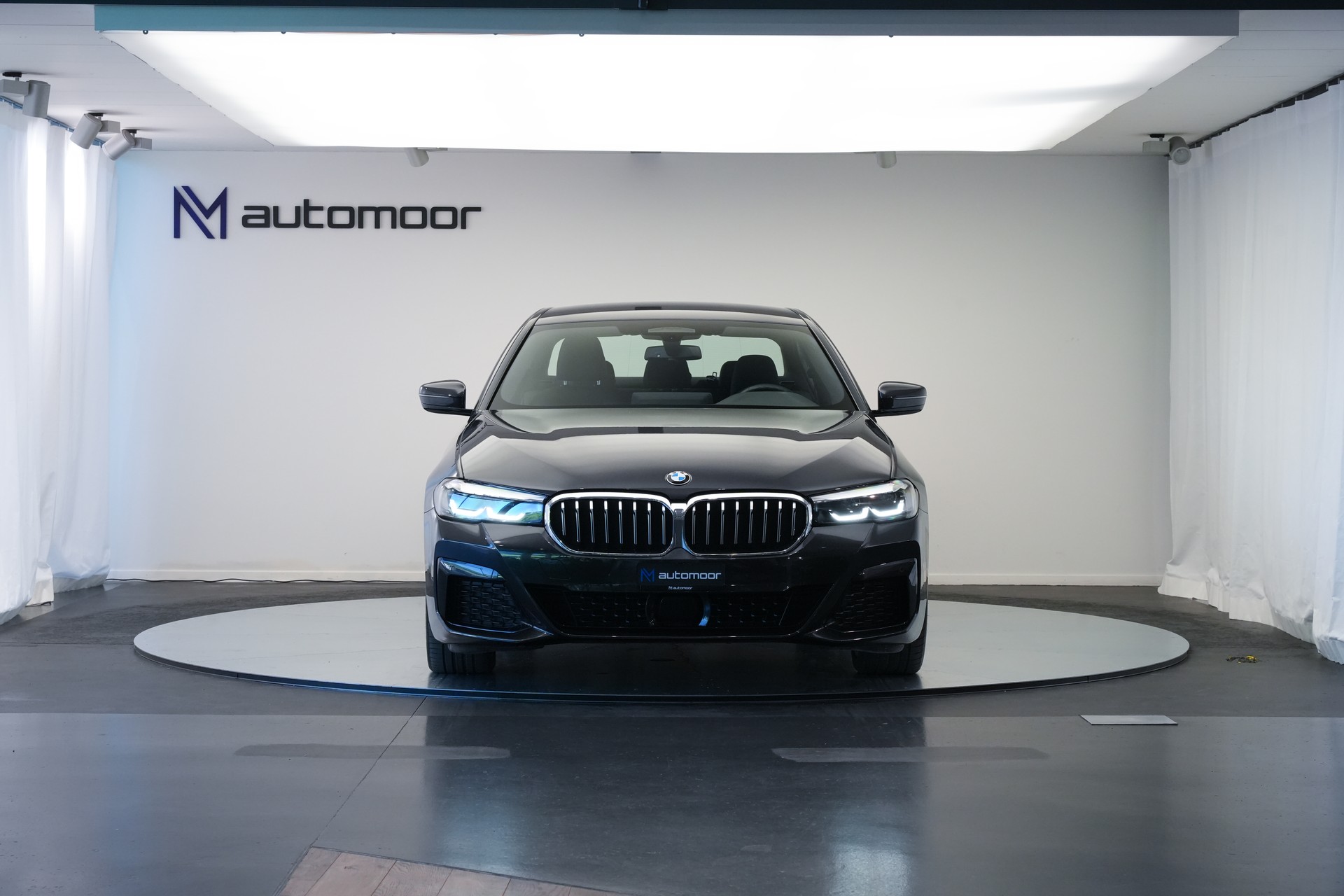 BMW 530d xDrive 48V M Sport Steptronic *AHK*-showroom-element-1
