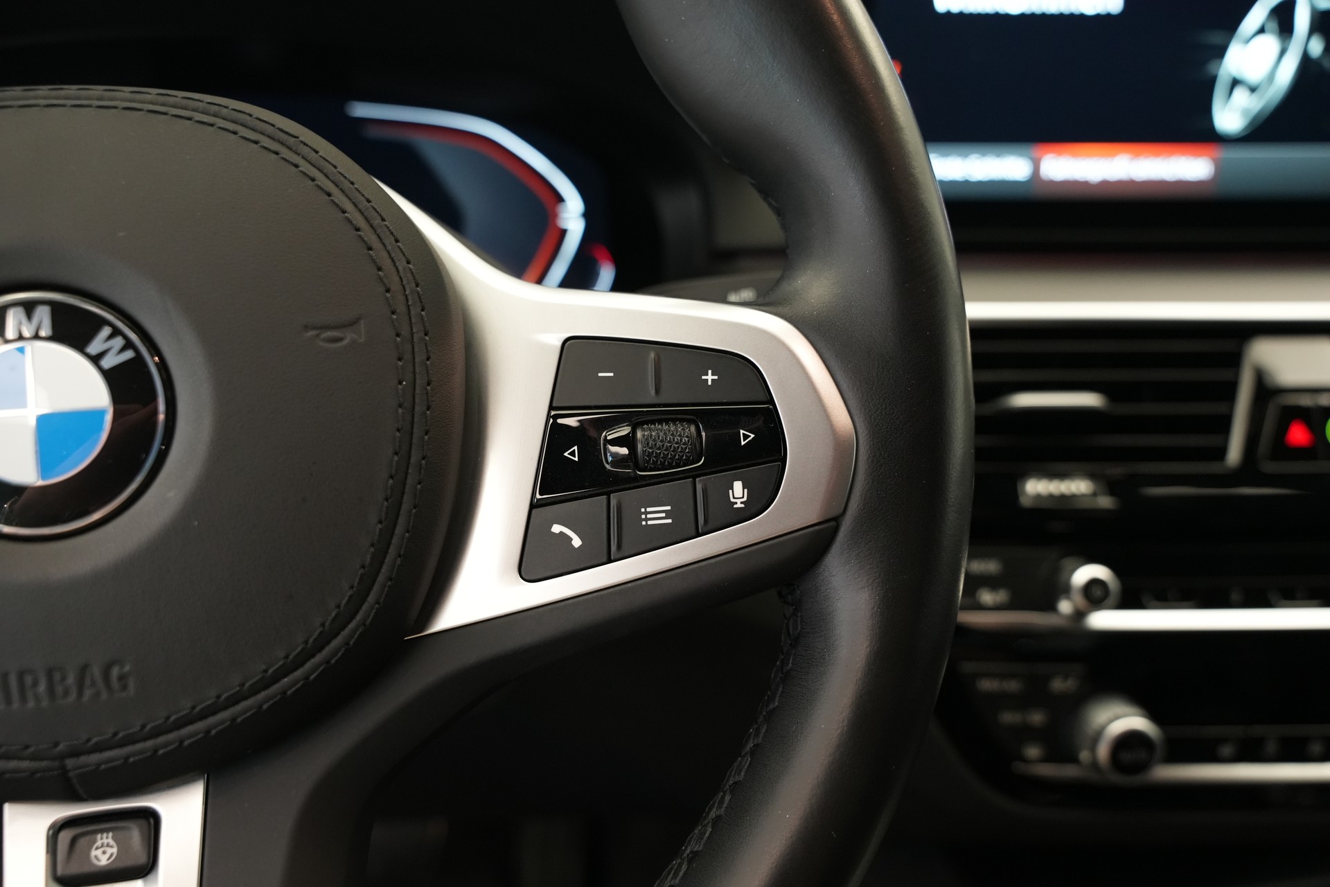 BMW 530d xDrive 48V M Sport Steptronic *AHK*-image-23
