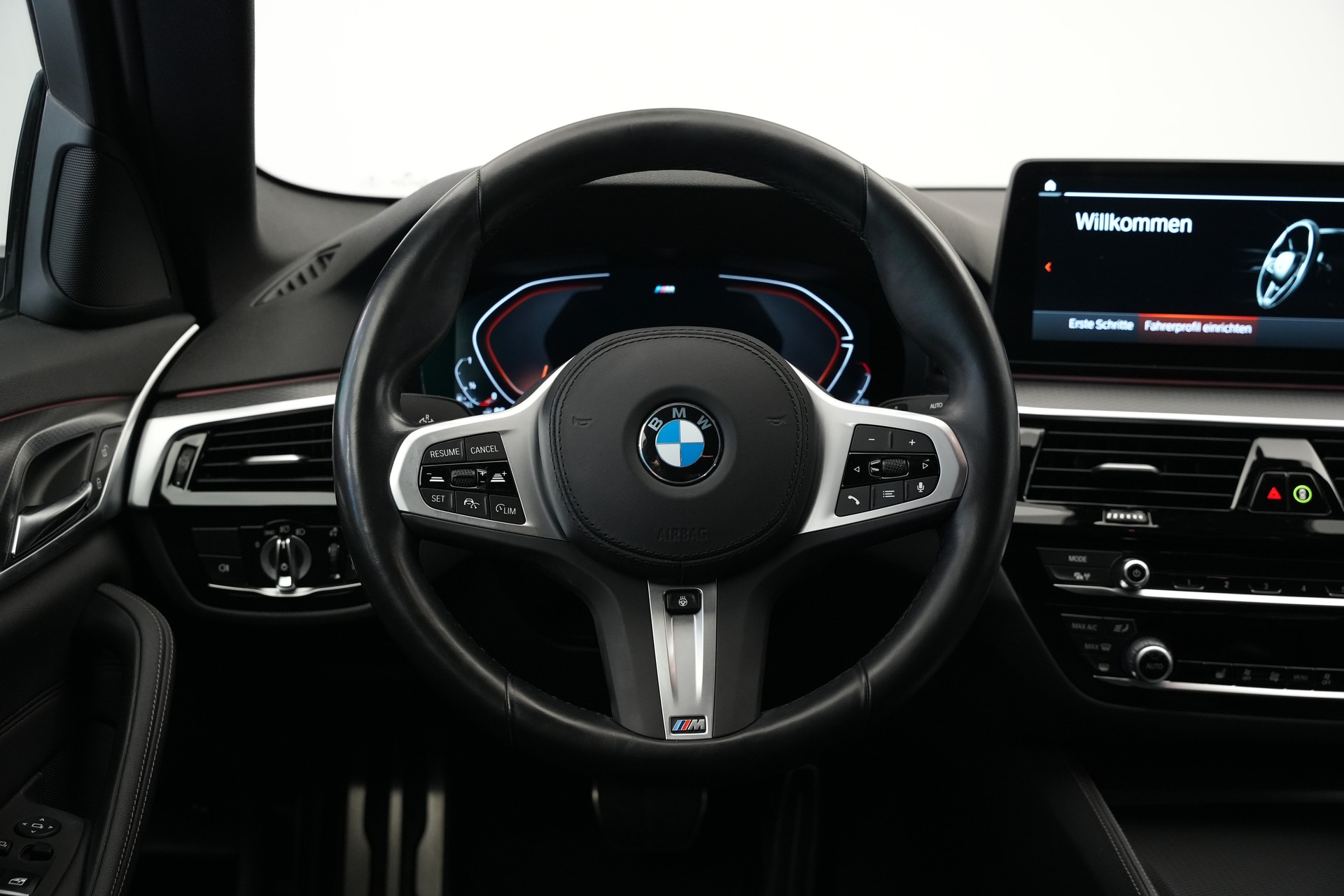 BMW 530d xDrive 48V M Sport Steptronic *AHK*-image-10