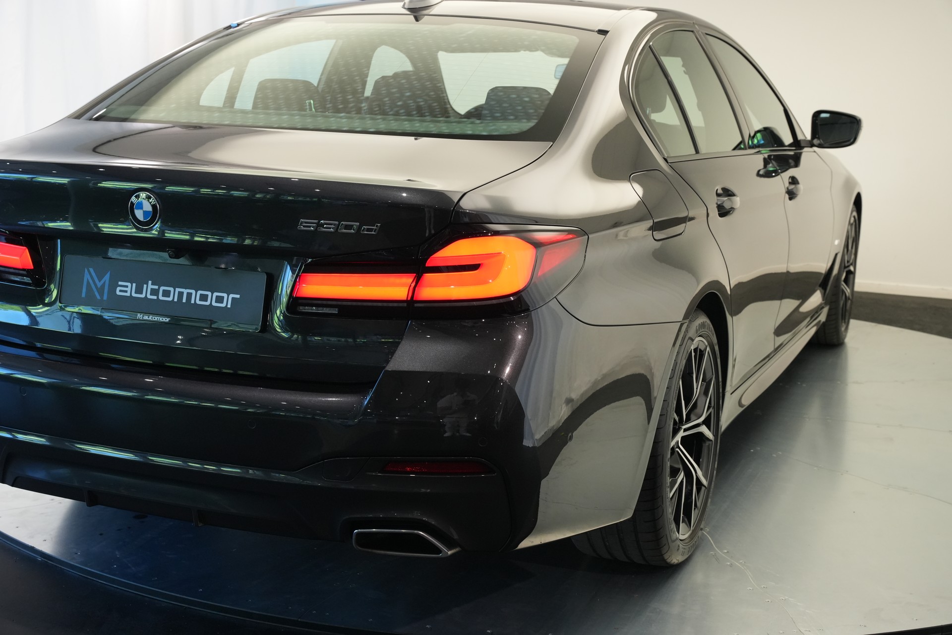 BMW 530d xDrive 48V M Sport Steptronic *AHK*-image-40