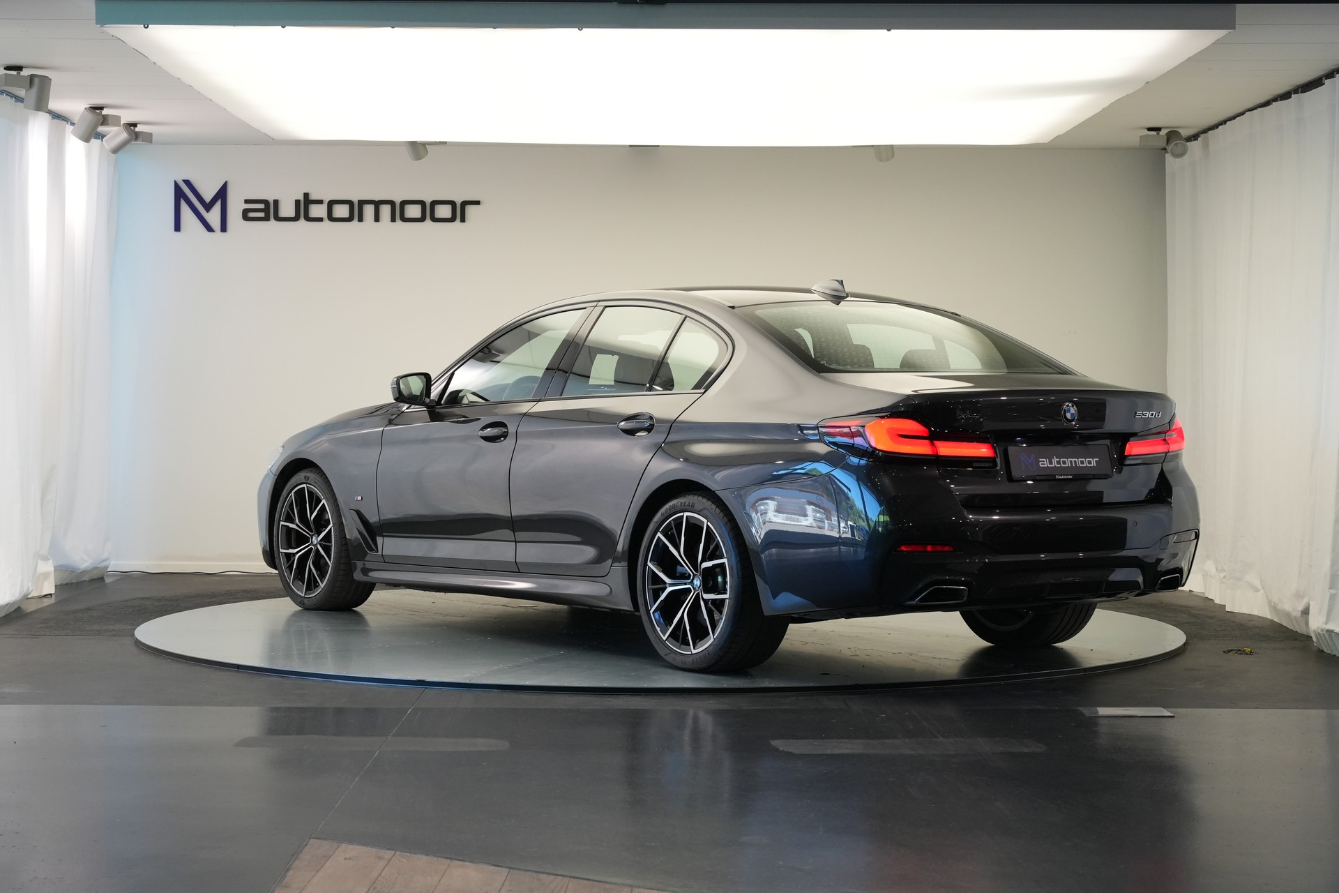 BMW 530d xDrive 48V M Sport Steptronic *AHK*-image-6