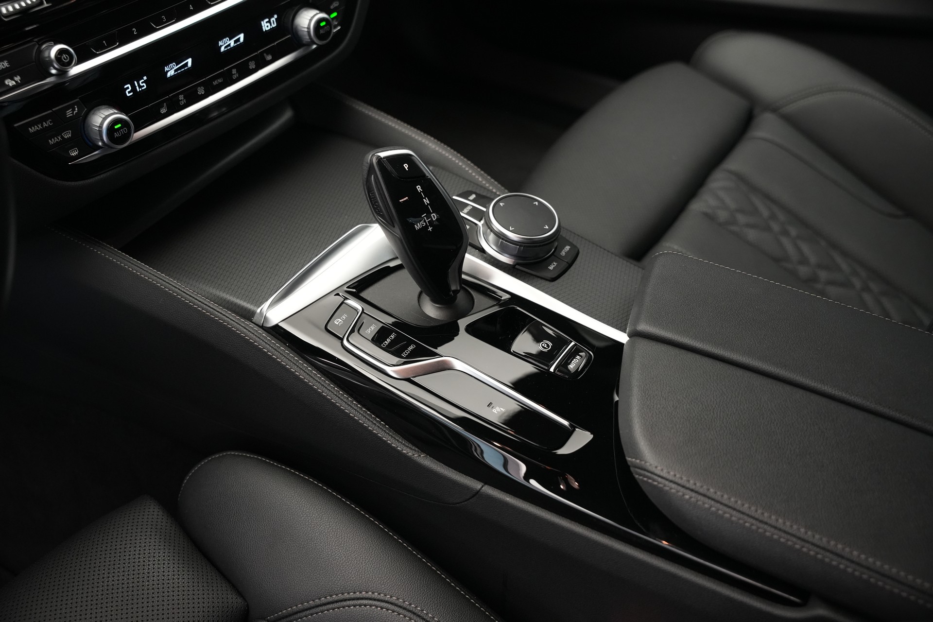 BMW 530d xDrive 48V M Sport Steptronic *AHK*-image-25