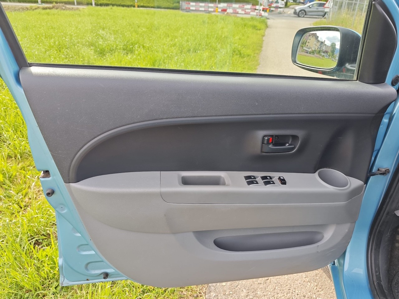 DAIHATSU Sirion 1.3 S eco-4WD Automatic-image-18