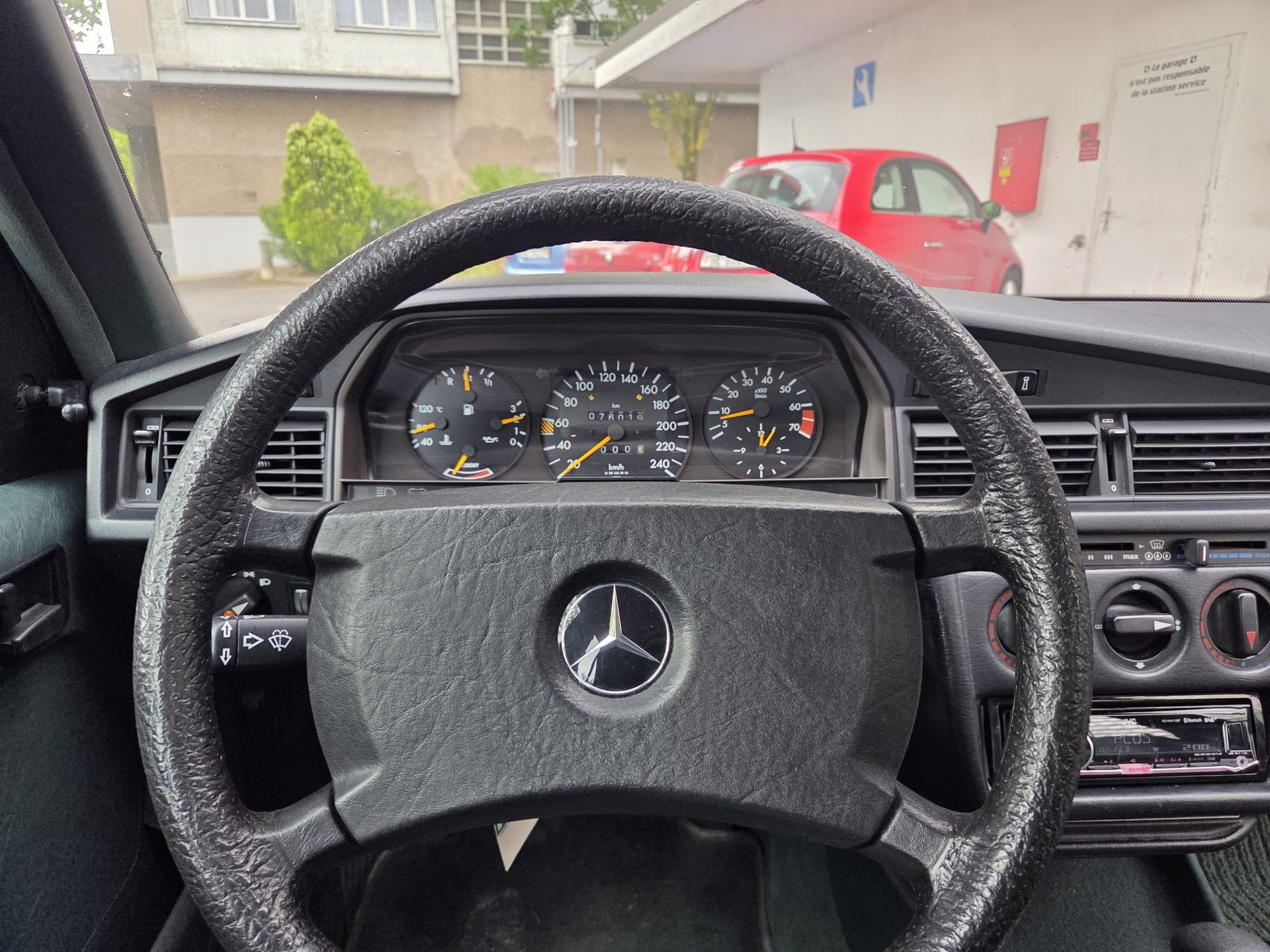 MERCEDES-BENZ 190 E 2.6-image-7