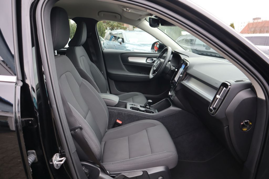 VOLVO XC40 T4 PHEV Core DCT-image-7