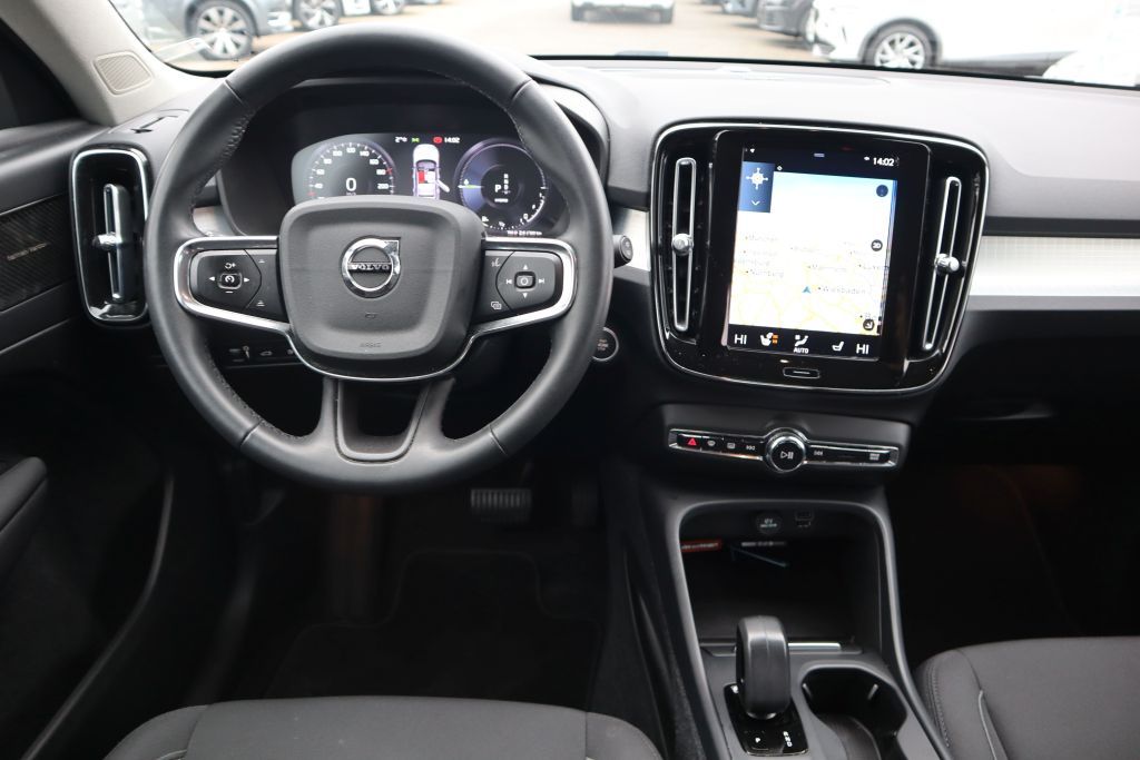 VOLVO XC40 T4 PHEV Core DCT-image-9