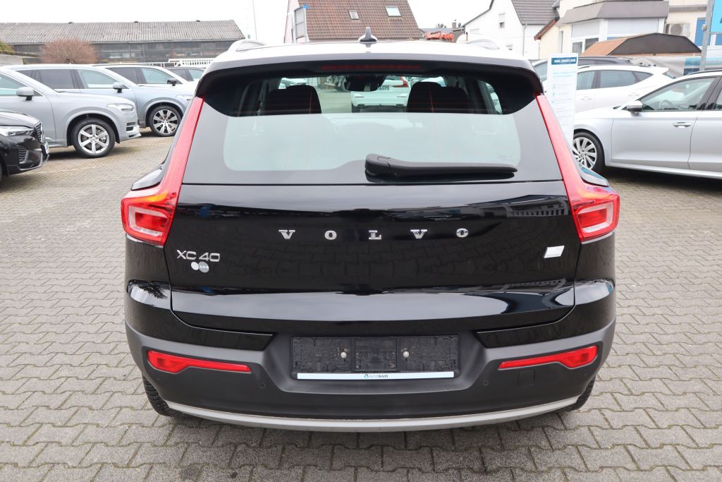 VOLVO XC40 T4 PHEV Core DCT-image-4