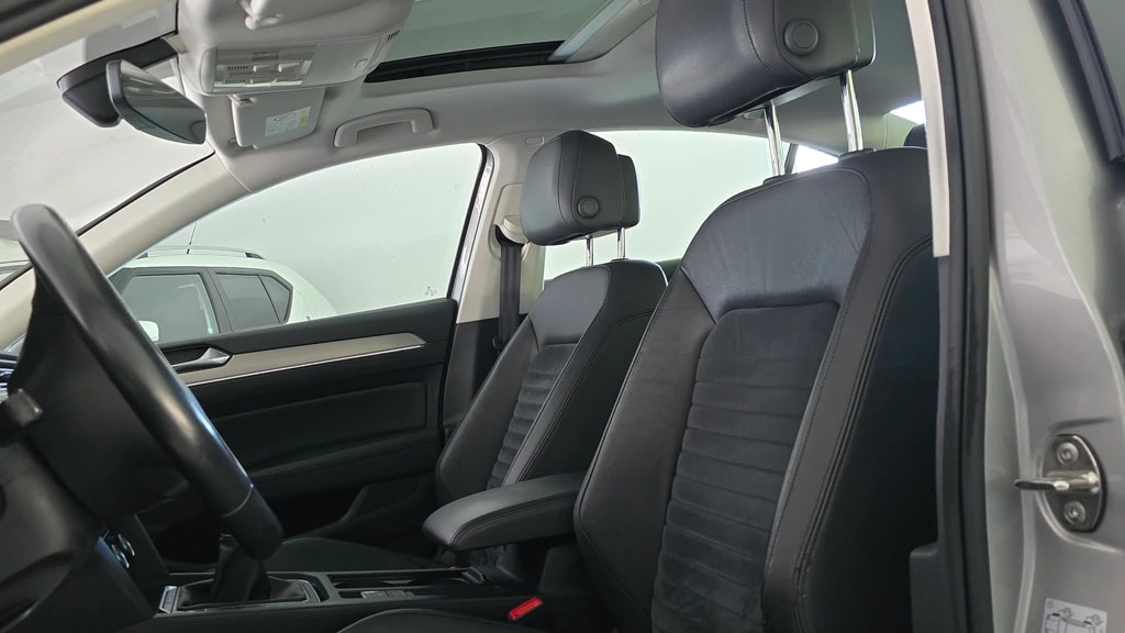 VW Passat 2.0 TDI R-Line 4Motion-image-7