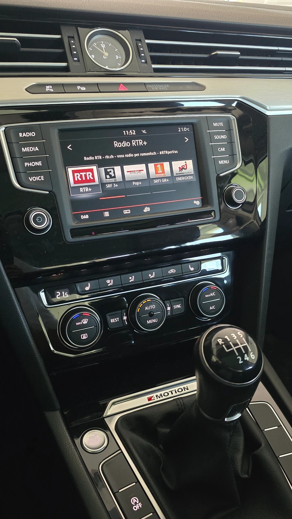VW Passat 2.0 TDI R-Line 4Motion-image-12