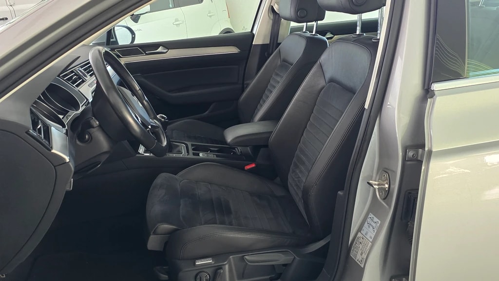 VW Passat 2.0 TDI R-Line 4Motion-image-6