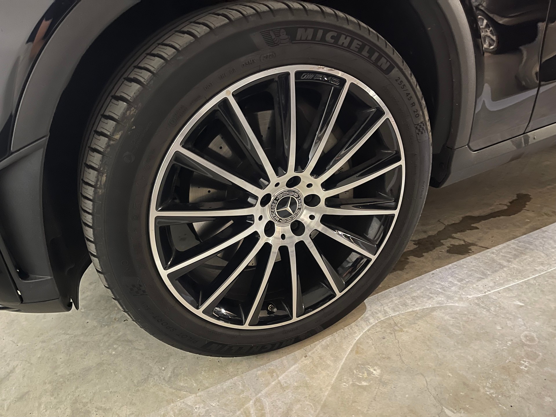 MERCEDES-BENZ GLC 200 AMG Line 4Matic 9G-Tronic-image-11