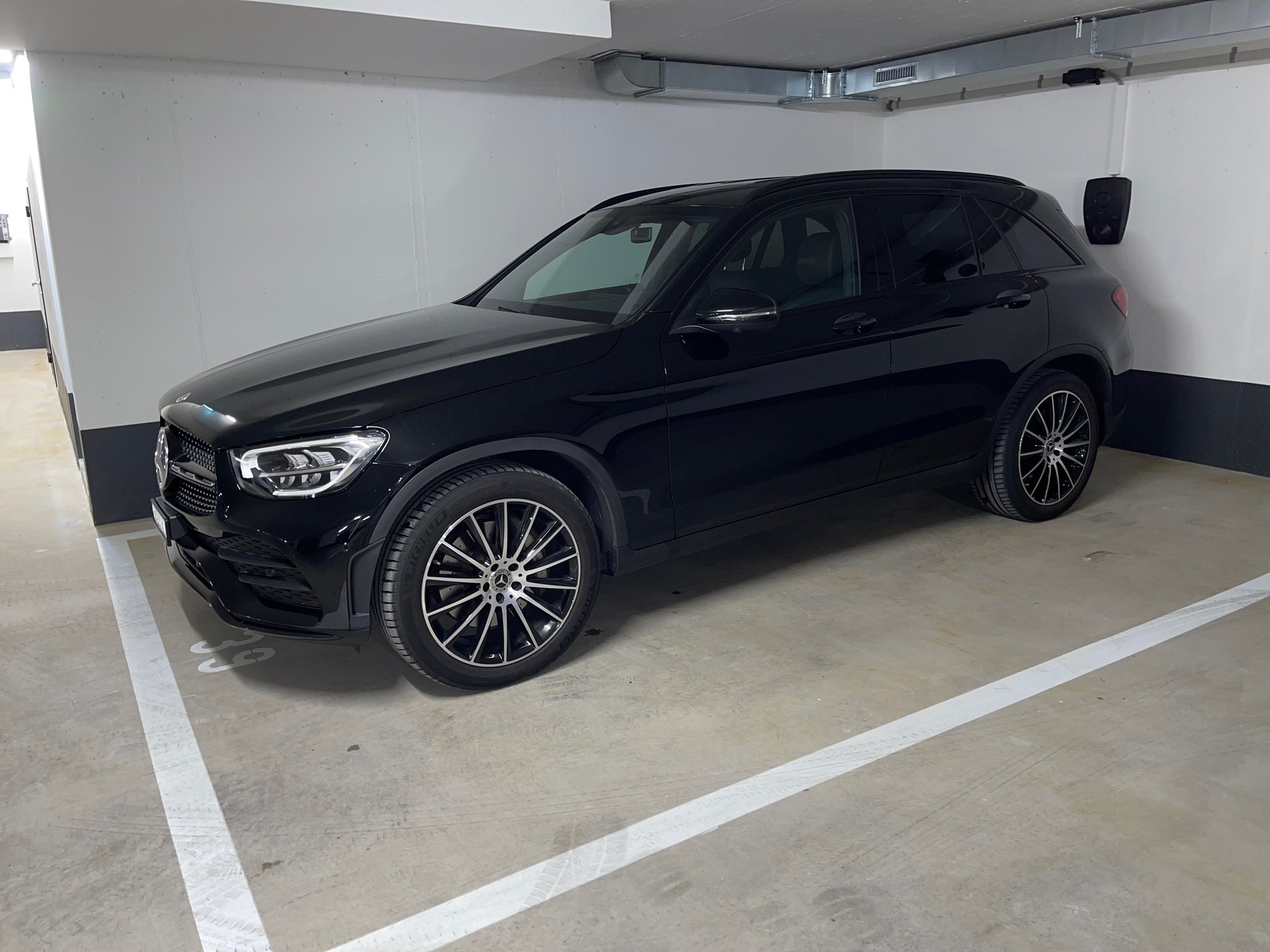 MERCEDES-BENZ GLC 200 AMG Line 4Matic 9G-Tronic-image-2
