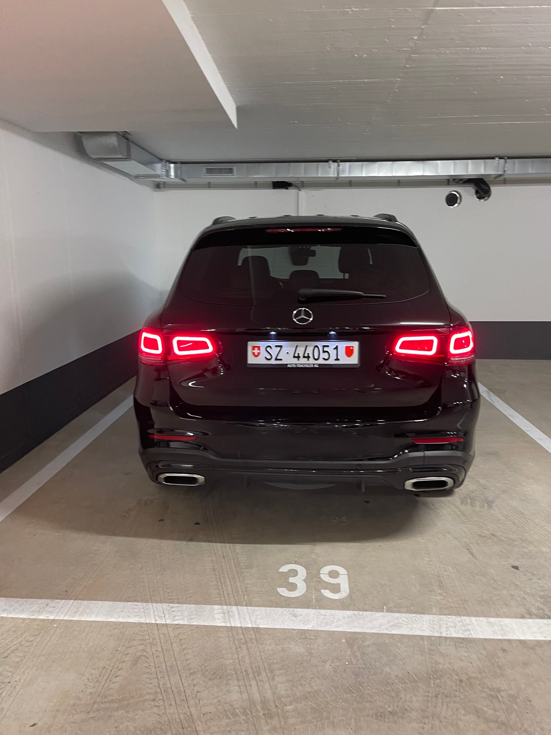 MERCEDES-BENZ GLC 200 AMG Line 4Matic 9G-Tronic-image-4