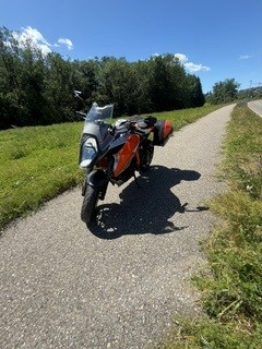 KTM 1290 Super Duke GT-image-1