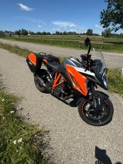 KTM 1290 Super Duke GT-image-2