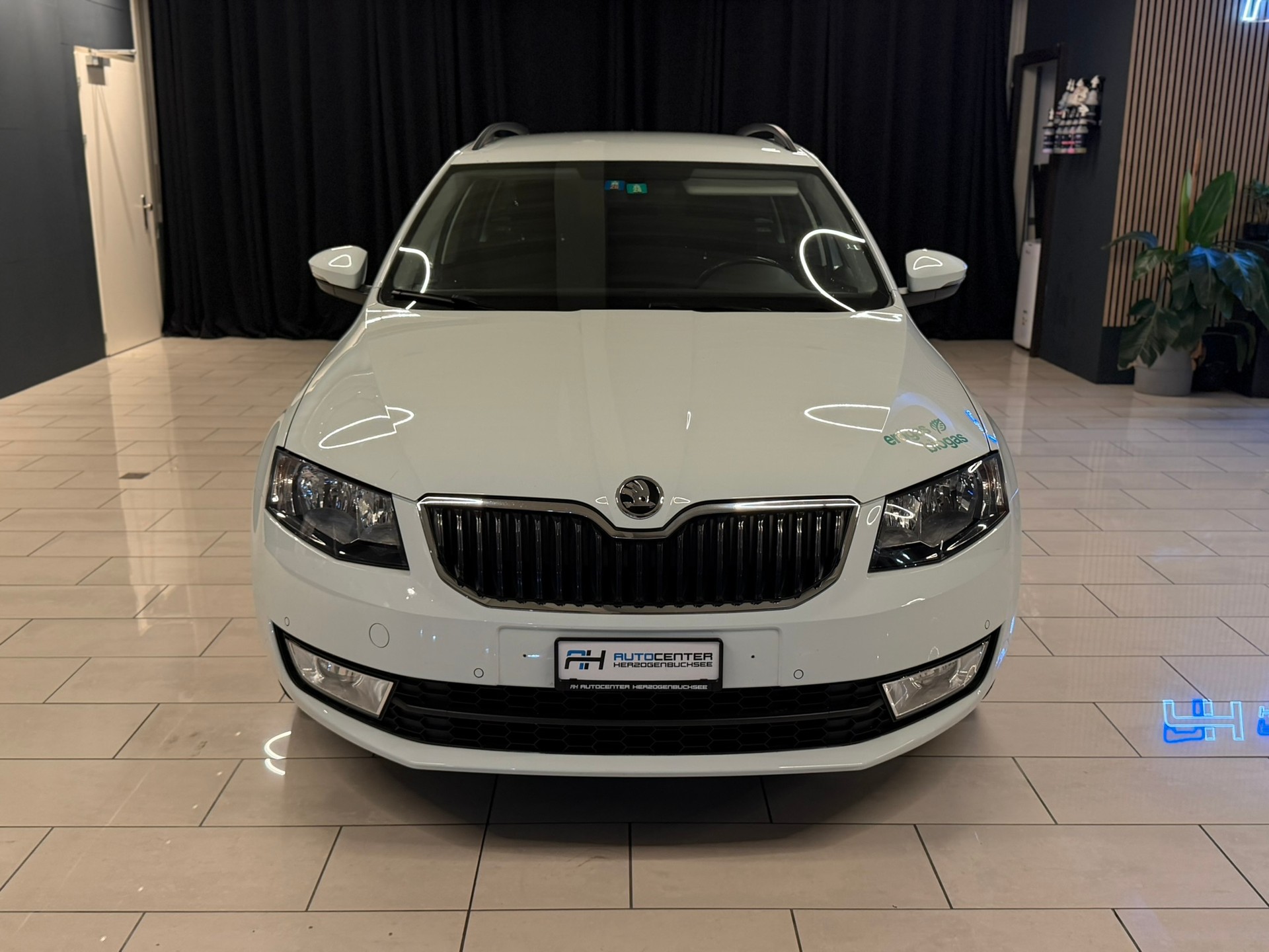 SKODA Octavia Combi 1.4 TSI G-tec Ambition CNG DSG-showroom-element-1