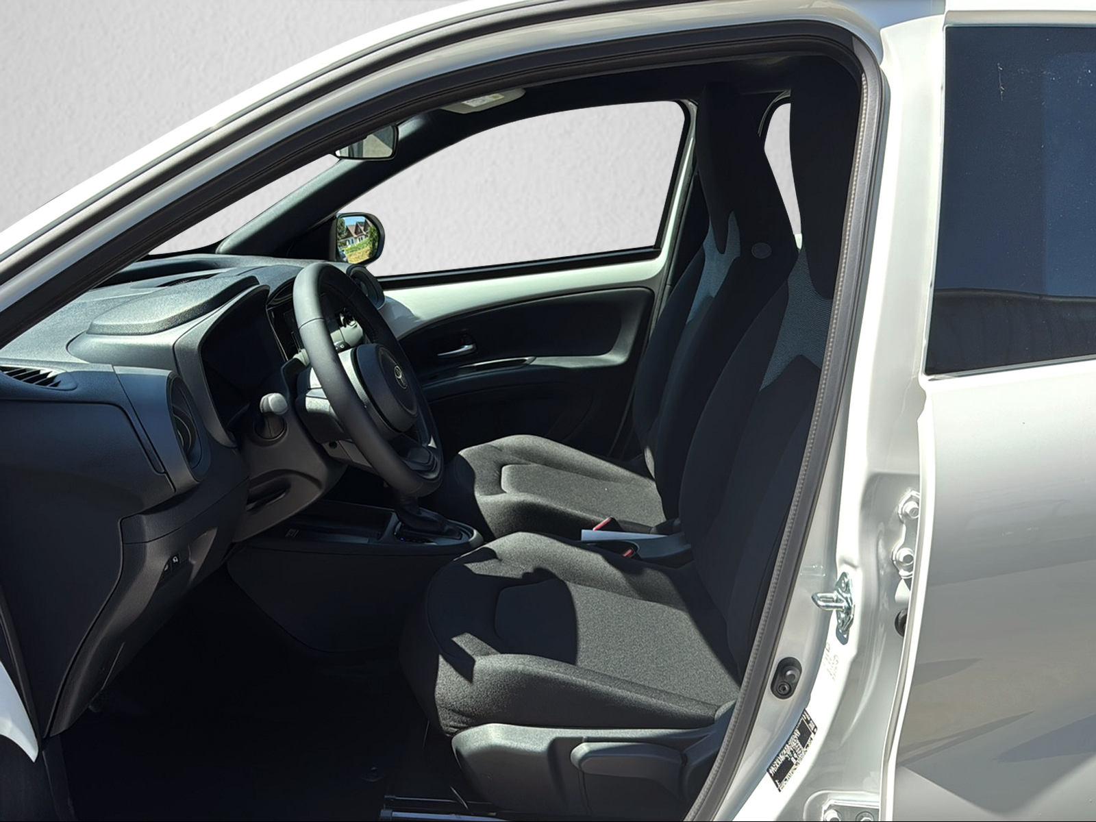 TOYOTA Aygo X 1.5 VVT-i HSD Comfort-image-7
